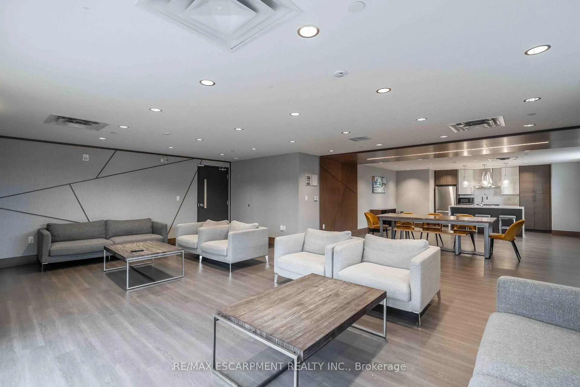 Photo 23 of Unit 504, 16 Markle Crescent, Hamilton, Ancaster — HOMEH