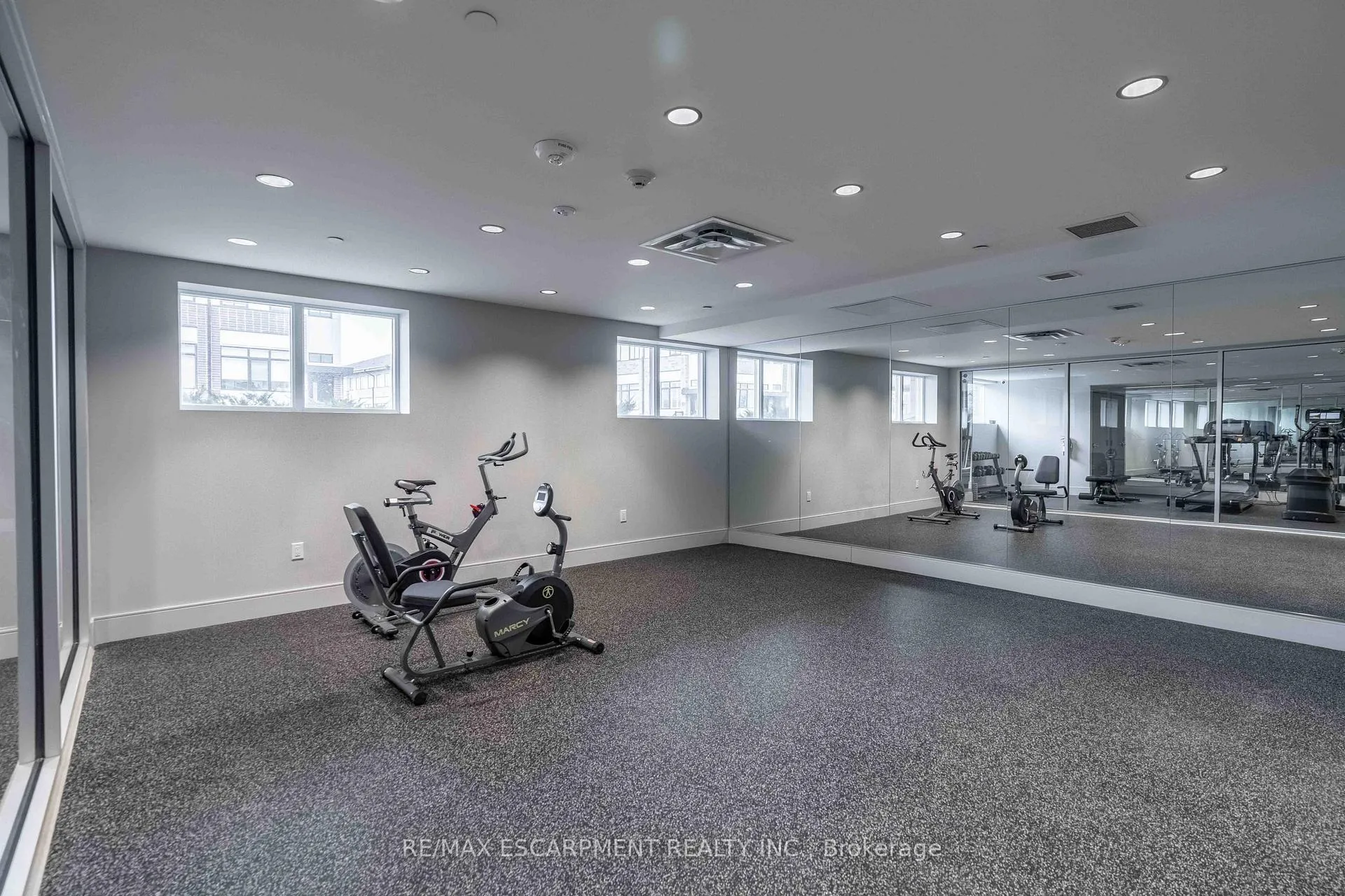 Photo 28 of Unit 504, 16 Markle Crescent, Hamilton, Ancaster — HOMEH