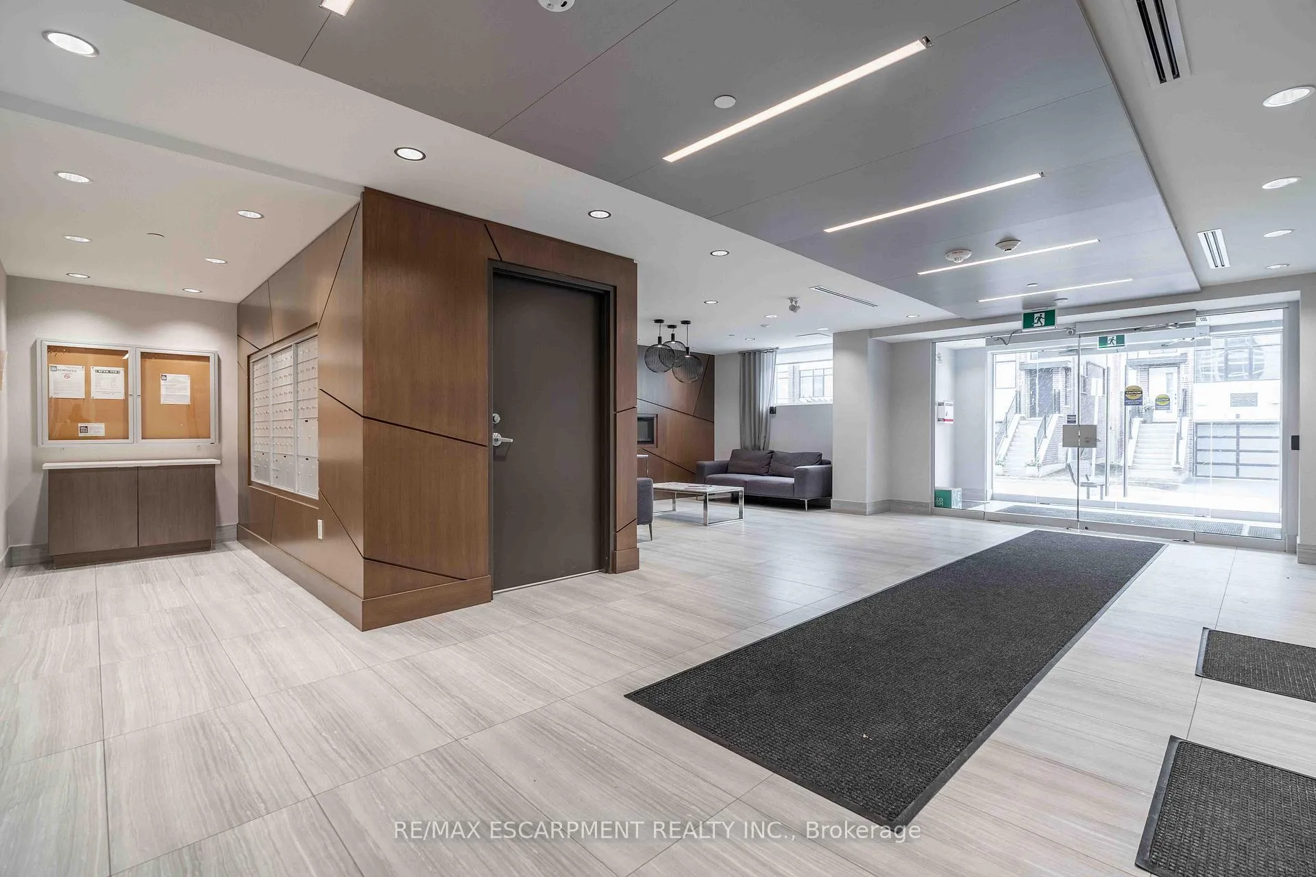 Photo 30 of Unit 504, 16 Markle Crescent, Hamilton, Ancaster — HOMEH