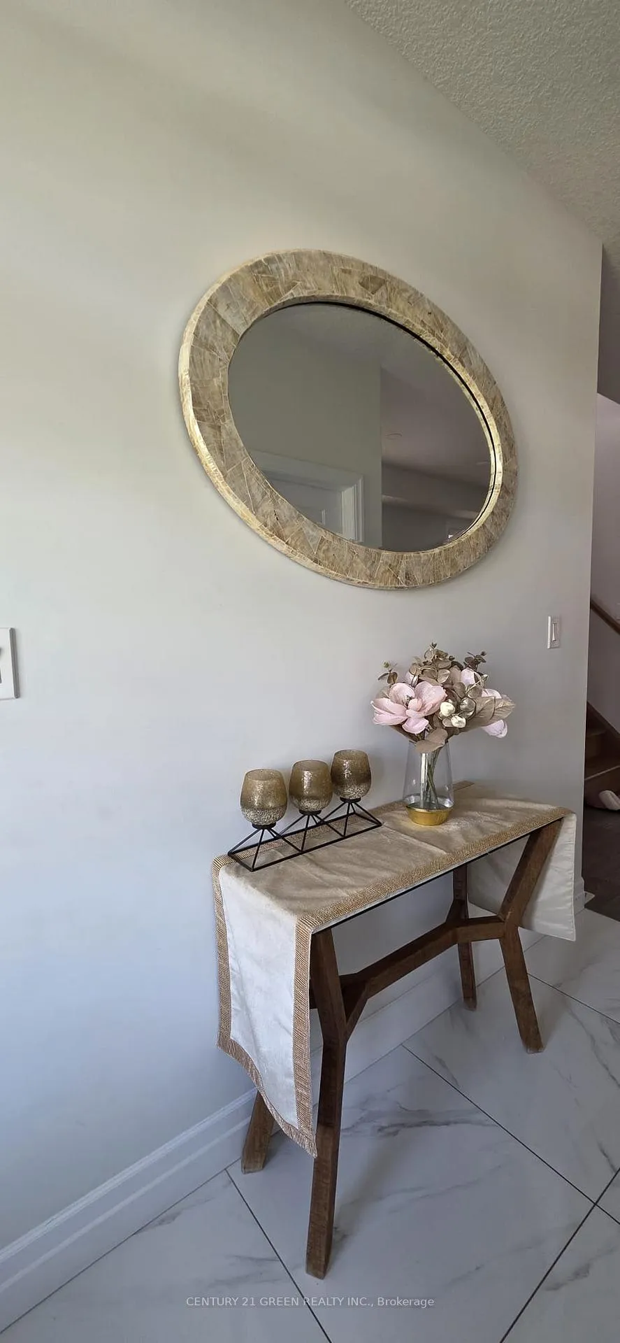 Photo 2 of 3010 Doyle Drive, London, South U — HOMEH