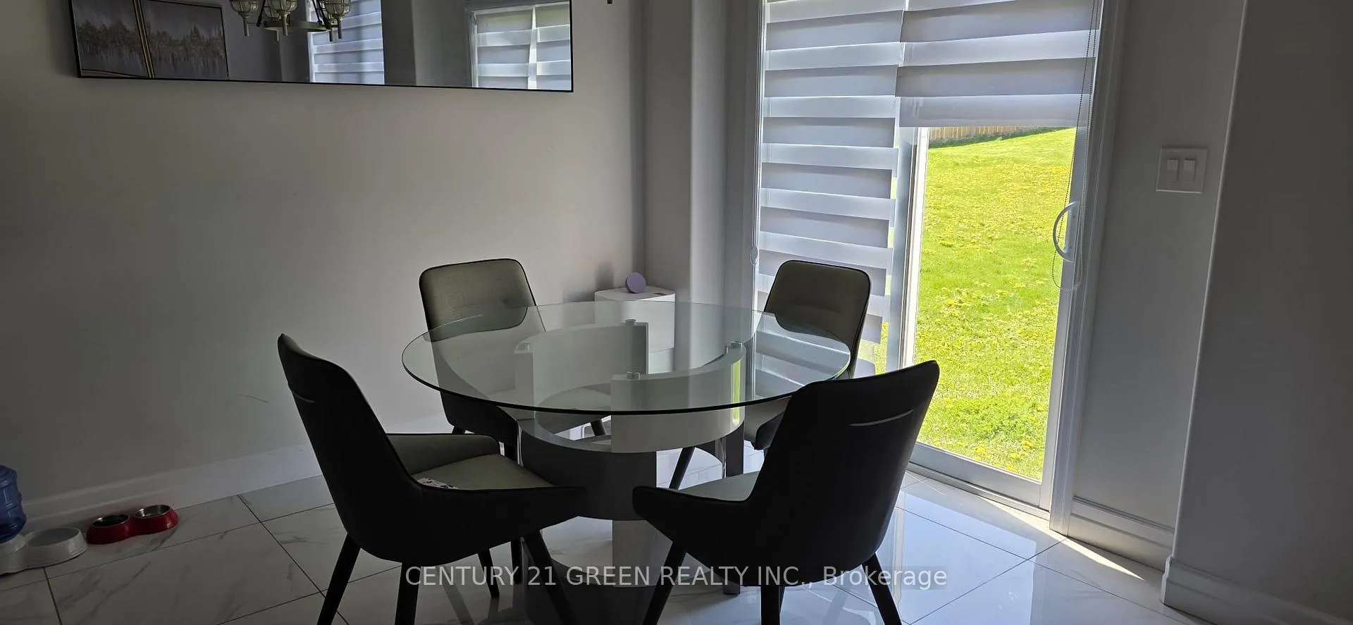 Photo 8 of 3010 Doyle Drive, London, South U — HOMEH