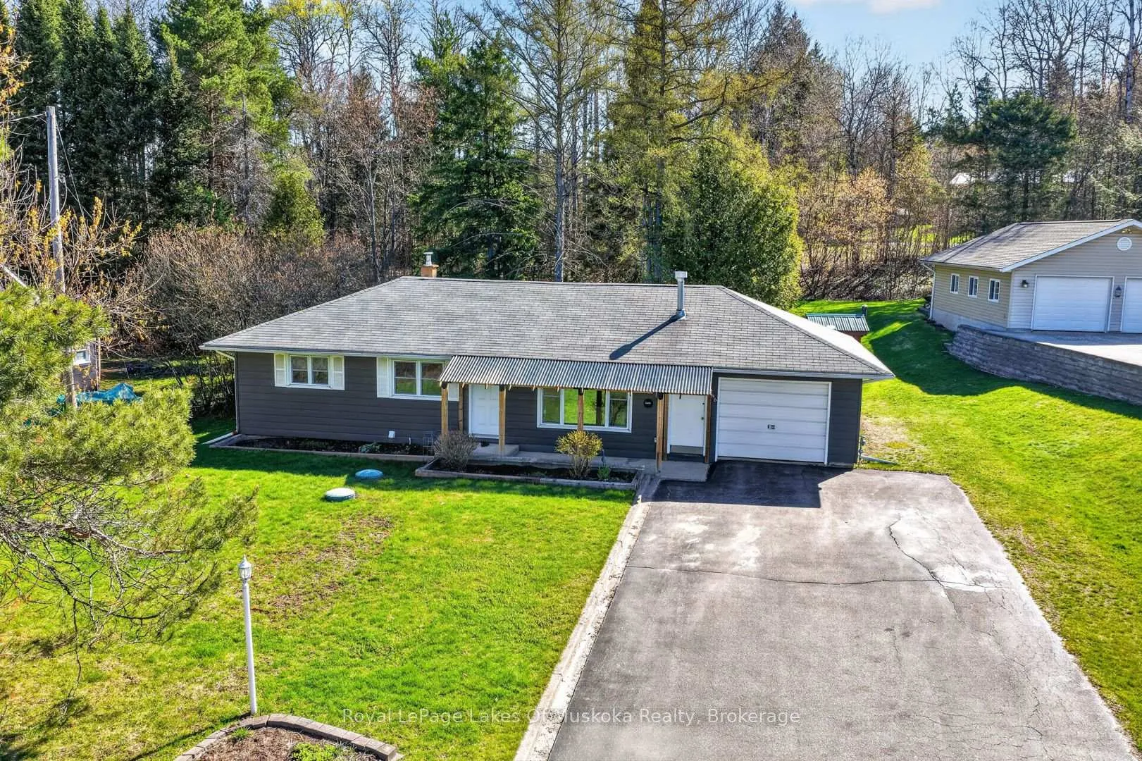 Photo 1 of 86 Ontario Street, Armour — HOMEH