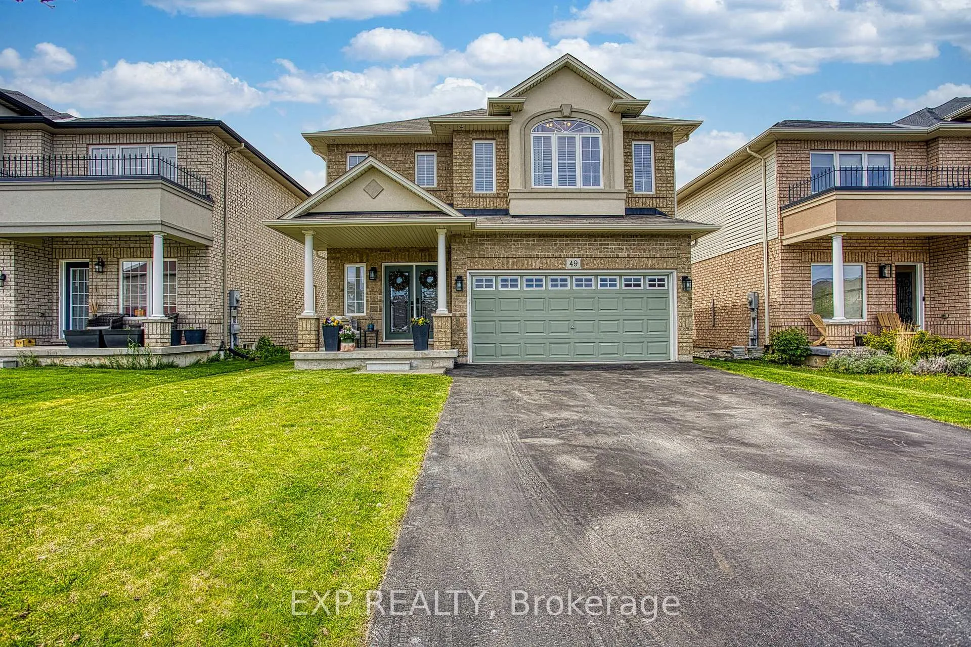 Photo 2 of 49 Lampman Drive, Grimsby, Grimsby West — HOMEH