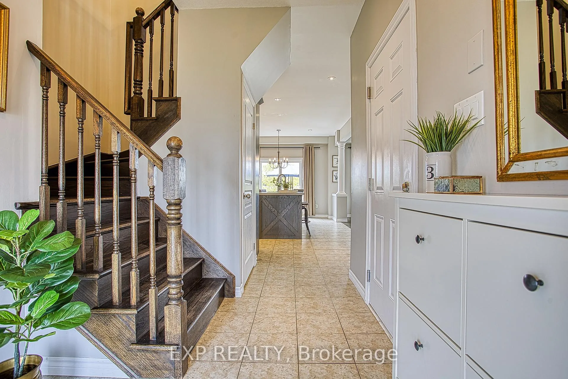 Photo 6 of 49 Lampman Drive, Grimsby, Grimsby West — HOMEH