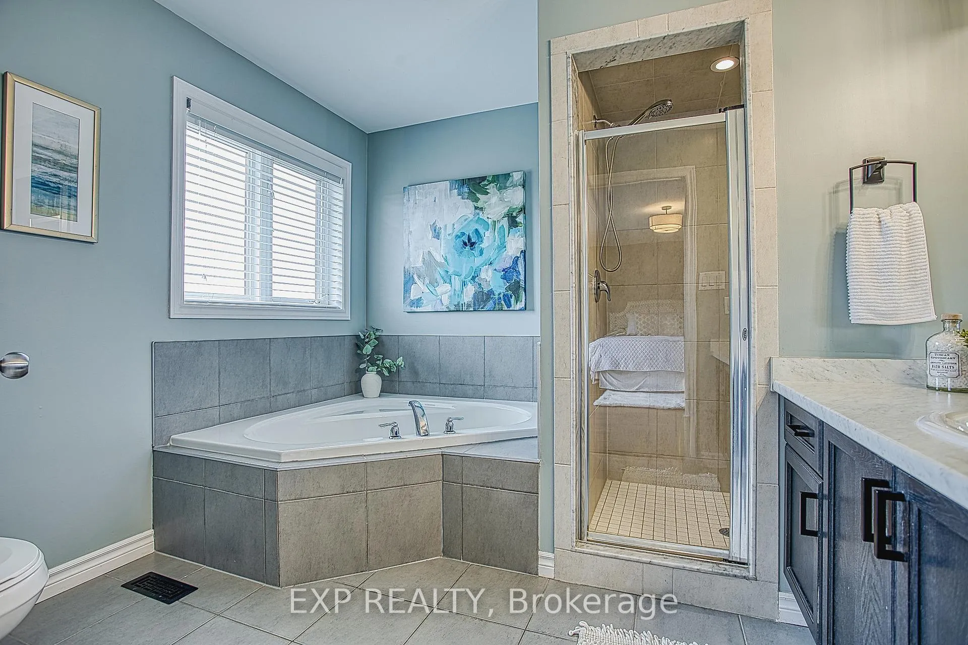 Photo 20 of 49 Lampman Drive, Grimsby, Grimsby West — HOMEH