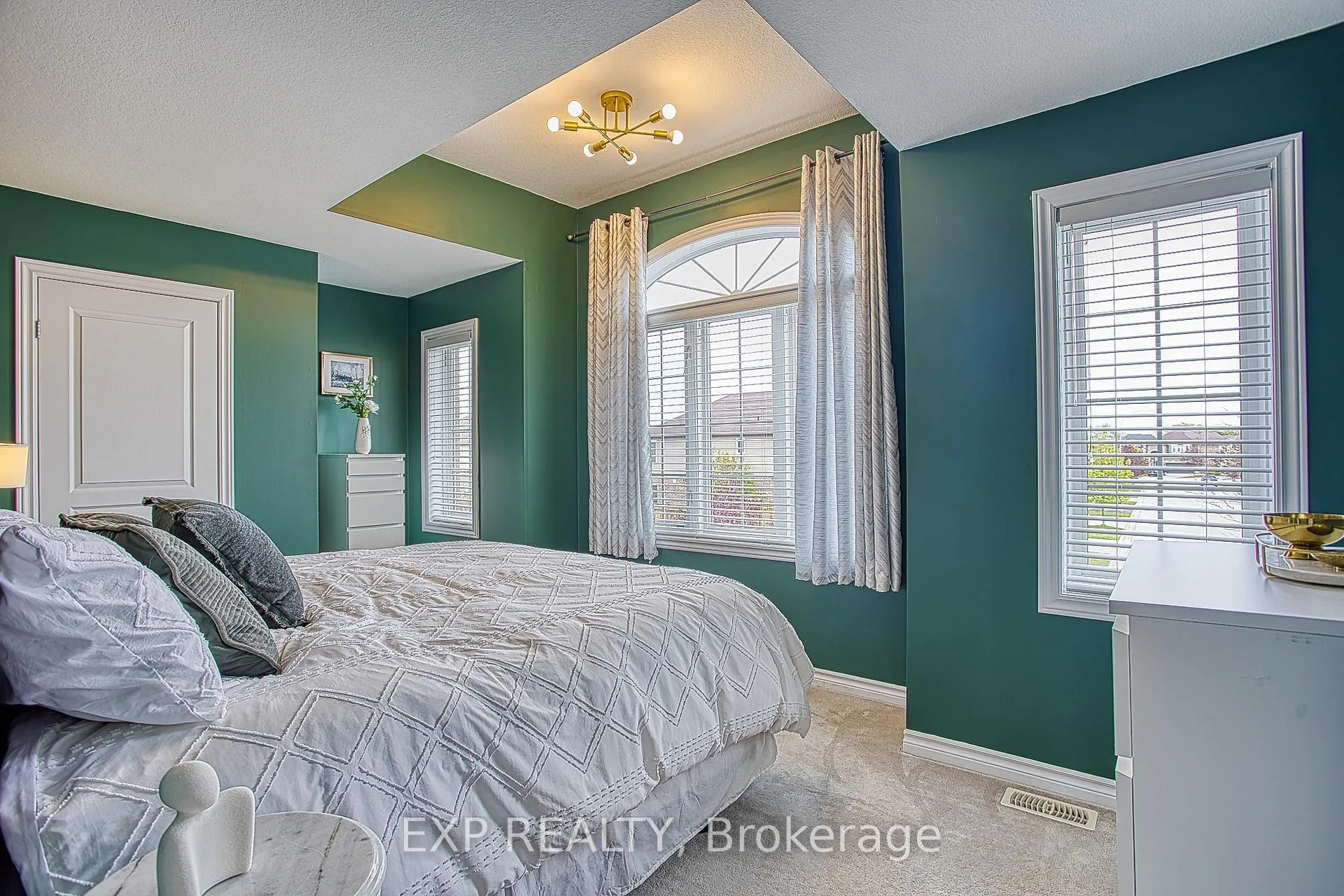 Photo 22 of 49 Lampman Drive, Grimsby, Grimsby West — HOMEH