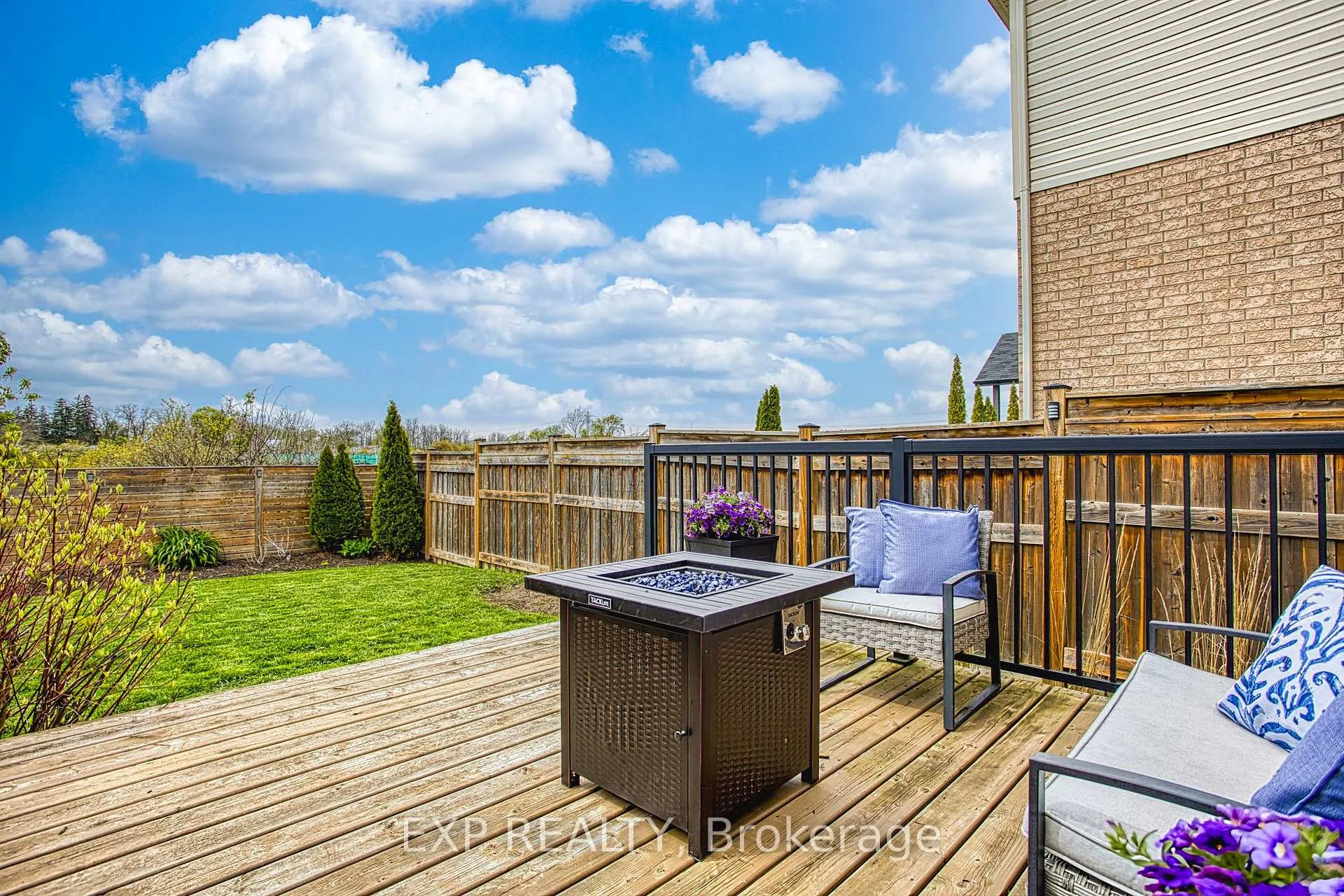 Photo 37 of 49 Lampman Drive, Grimsby, Grimsby West — HOMEH