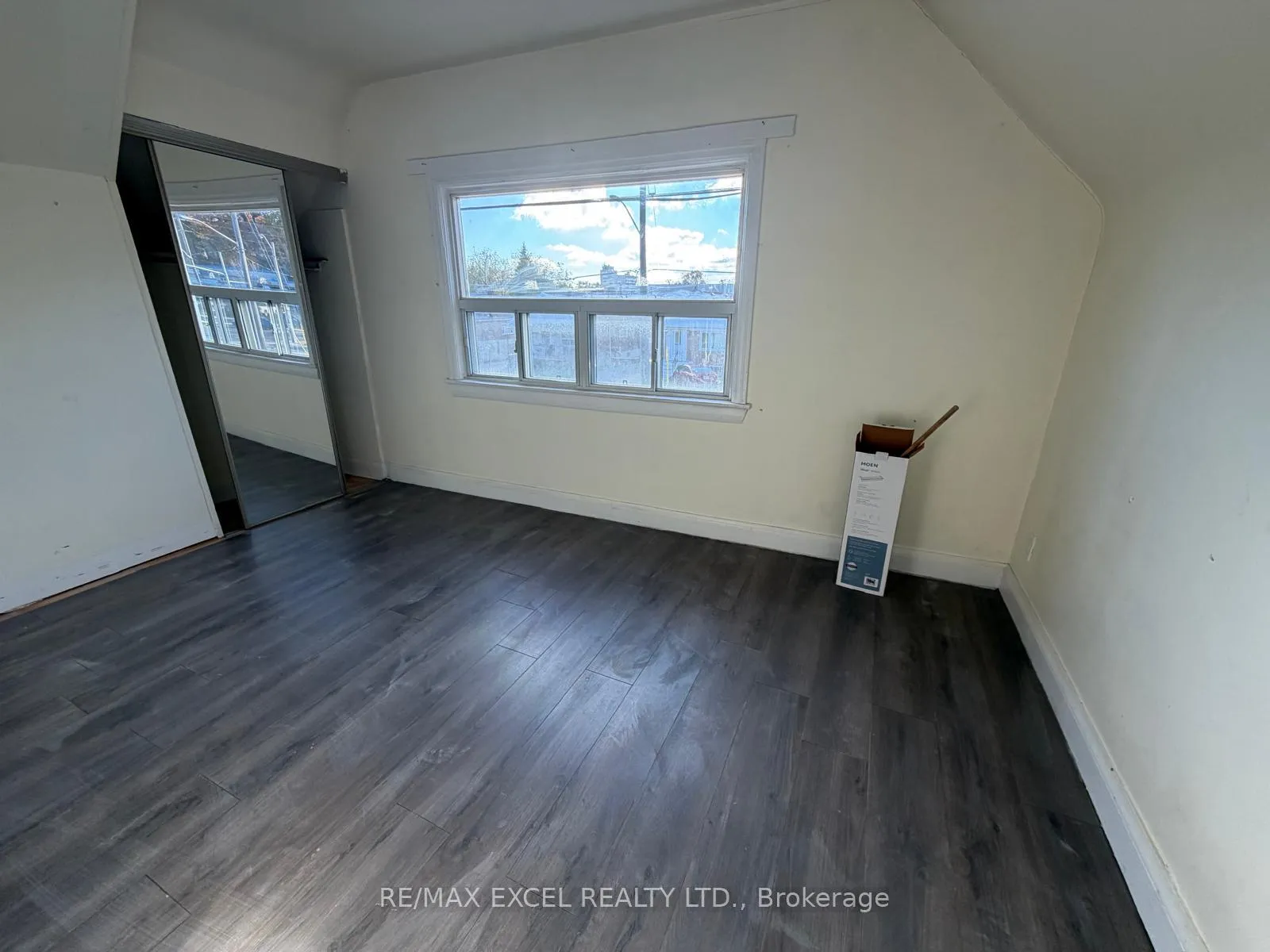 Photo 7 of Unit #Upper, 515 Warden Avenue, Scarborough, Oakridge — HOMEH