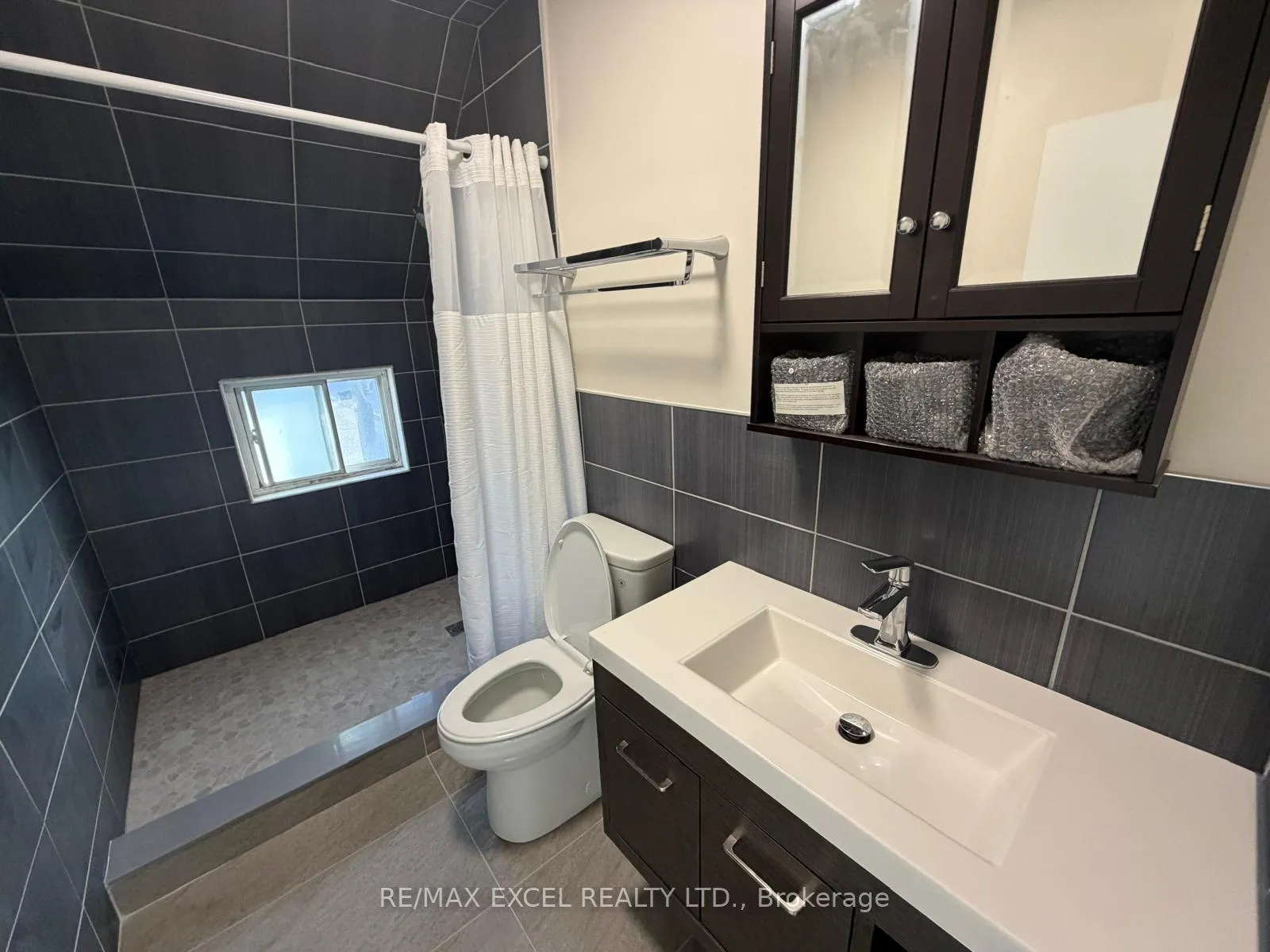 Photo 8 of Unit #Upper, 515 Warden Avenue, Scarborough, Oakridge — HOMEH