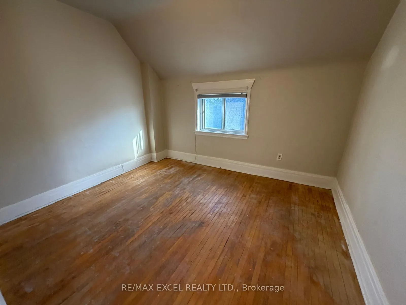 Photo 9 of Unit #Upper, 515 Warden Avenue, Scarborough, Oakridge — HOMEH