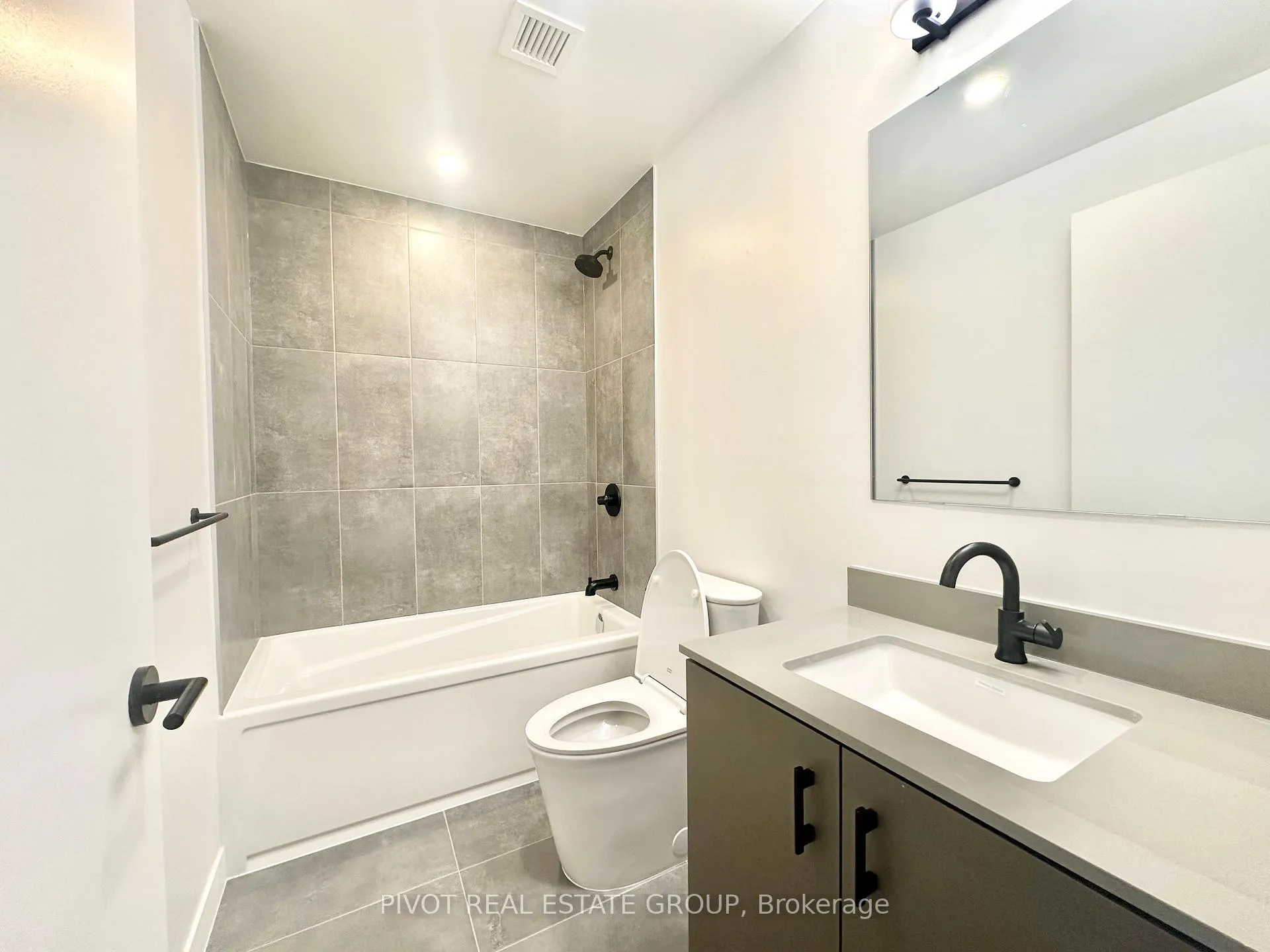 Photo 10 of Unit D1311, 4878 Powers Common, Burlington, Alton — HOMEH