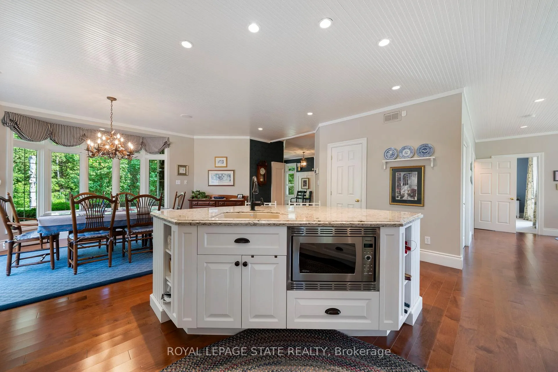 Photo 12 of 402 Progreston Road, Hamilton, Rural Flamborough — HOMEH