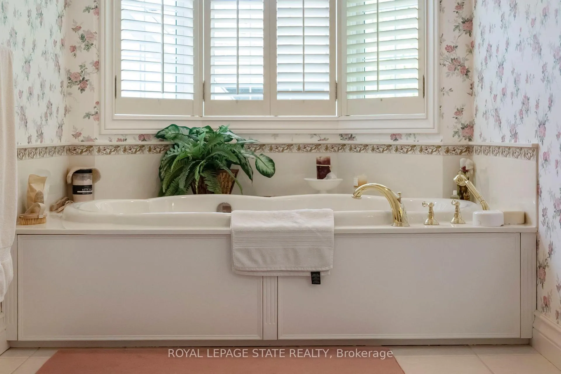 Photo 29 of 402 Progreston Road, Hamilton, Rural Flamborough — HOMEH