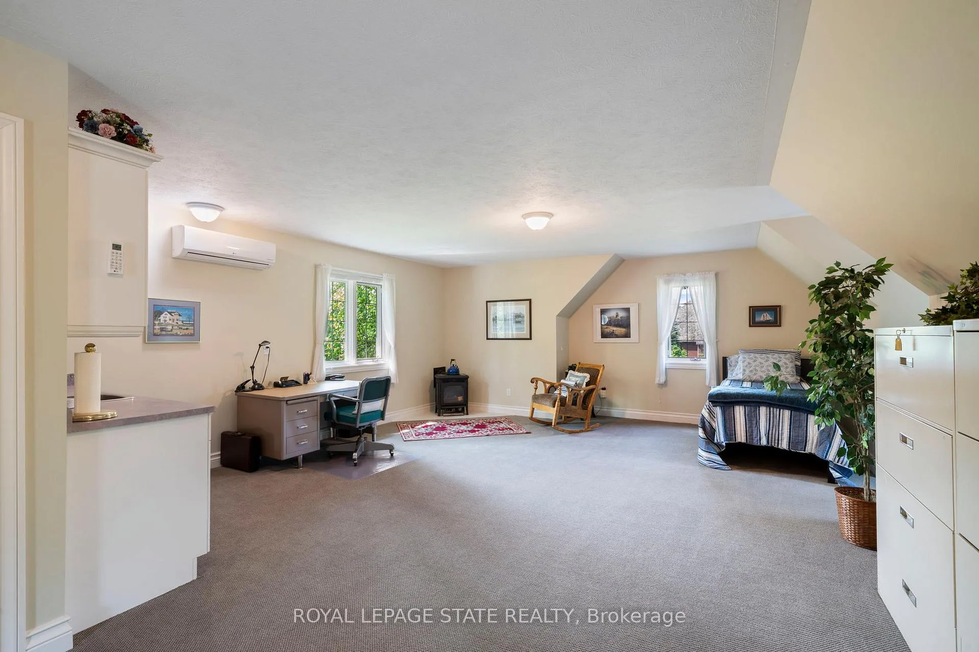 Photo 36 of 402 Progreston Road, Hamilton, Rural Flamborough — HOMEH