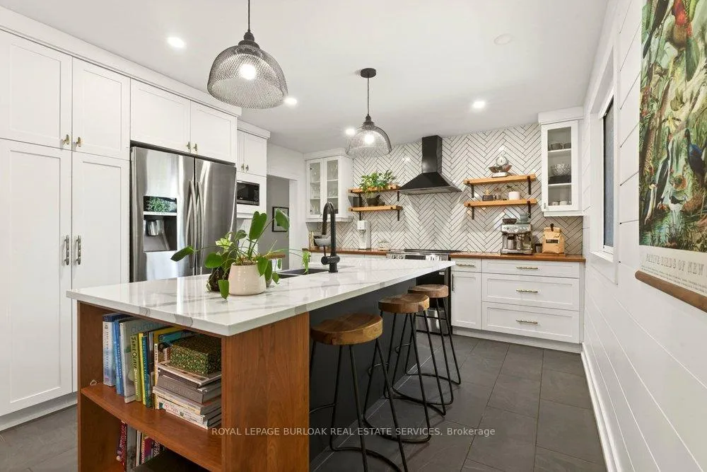 Photo 11 of 969 Sanford Drive, Burlington, LaSalle — HOMEH