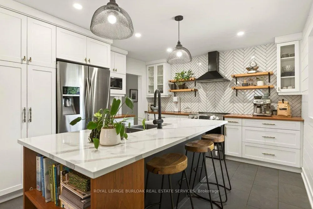 Photo 17 of 969 Sanford Drive, Burlington, LaSalle — HOMEH