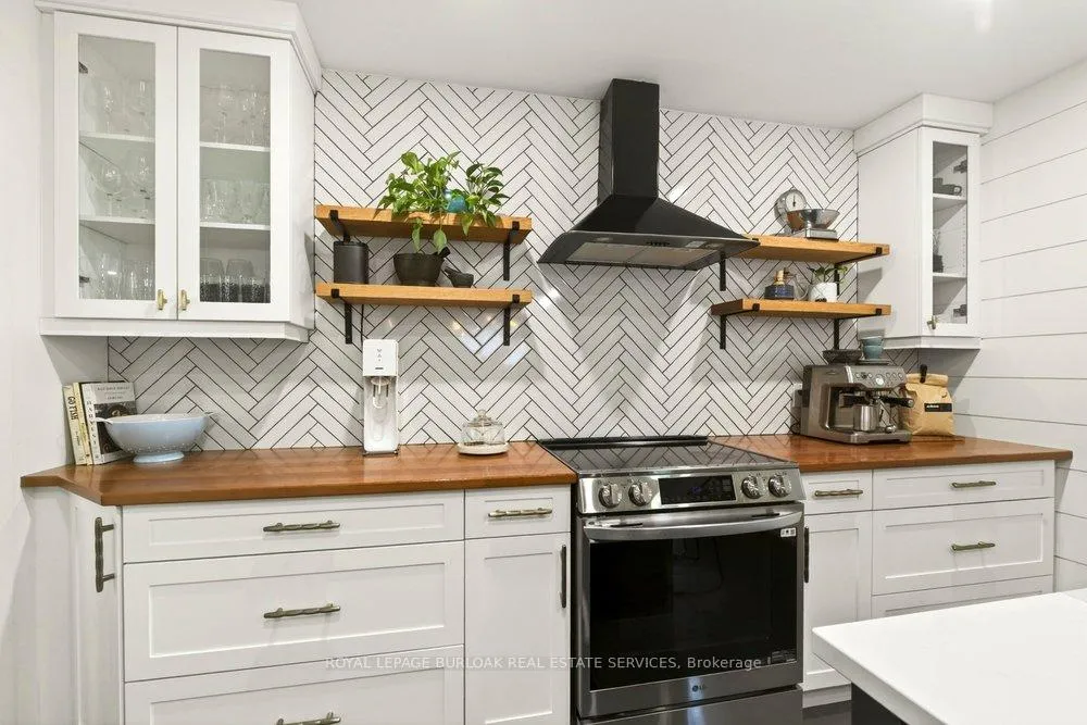Photo 19 of 969 Sanford Drive, Burlington, LaSalle — HOMEH