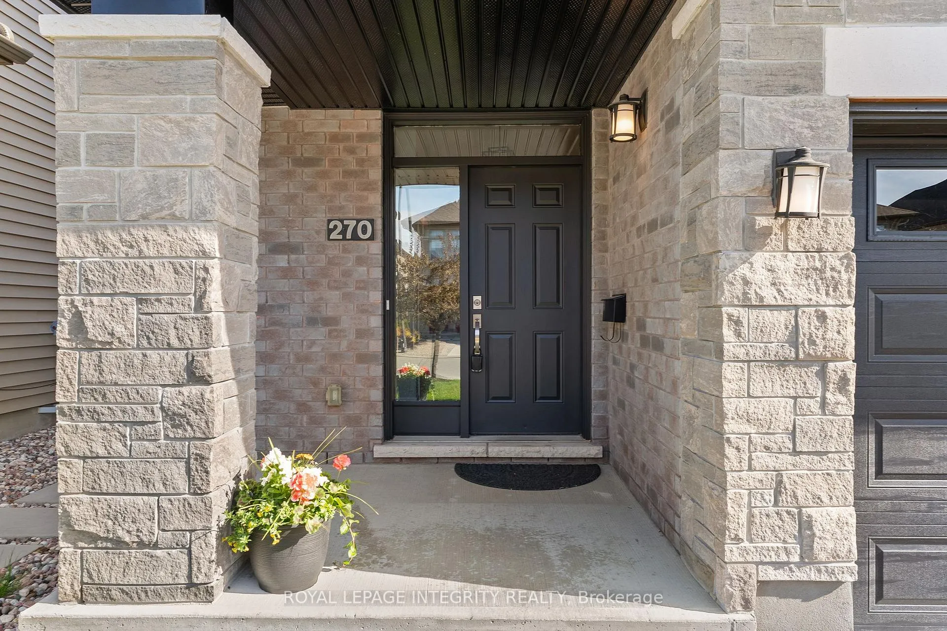 Photo 3 of 270 Shinleaf Crescent, Ottawa, Mer Bleue/Bradley Estates/Anderson Park — HOMEH