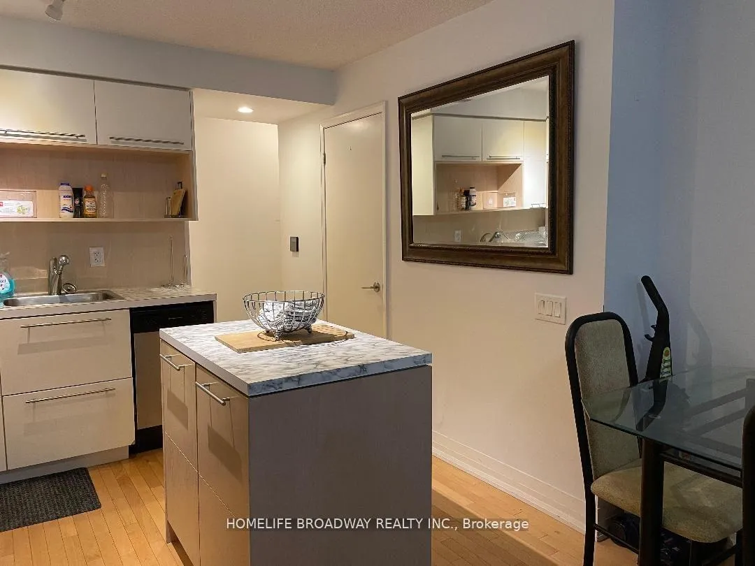 Photo 3 of Unit 1310, 25 Carlton Street, Toronto, Church-Yonge Corridor — HOMEH