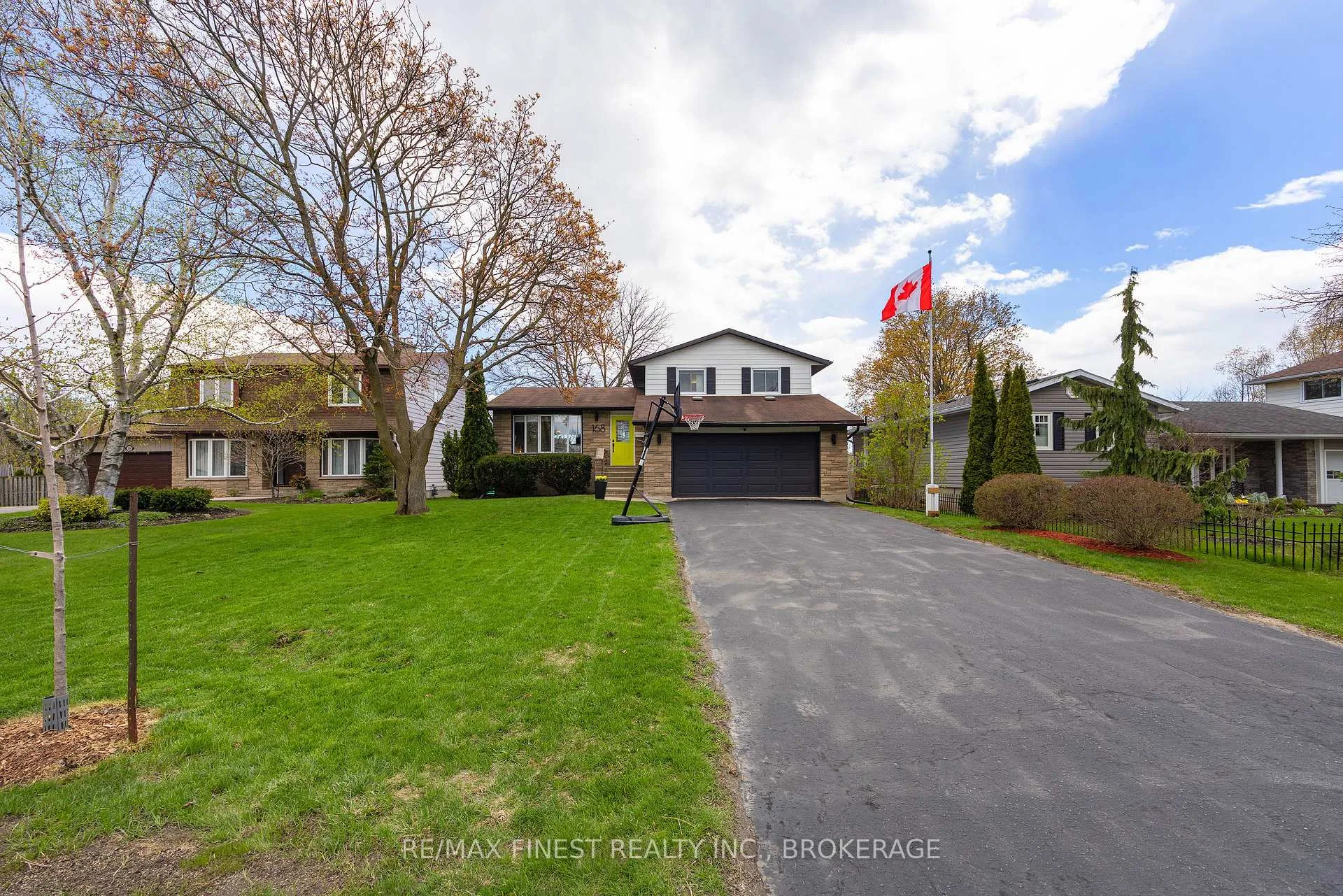 Photo 2 of 168 Inverness Crescent, Kingston, West of Sir John A. Blvd — HOMEH