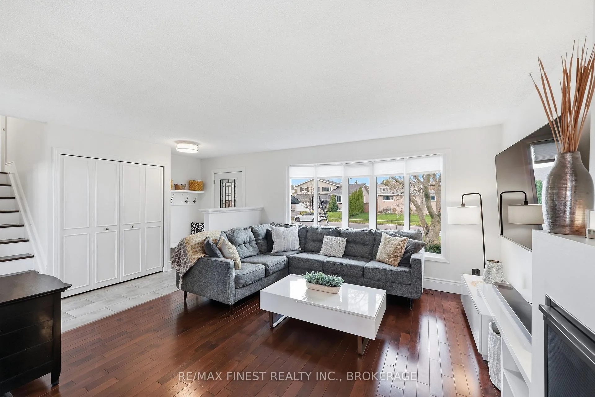 Photo 9 of 168 Inverness Crescent, Kingston, West of Sir John A. Blvd — HOMEH
