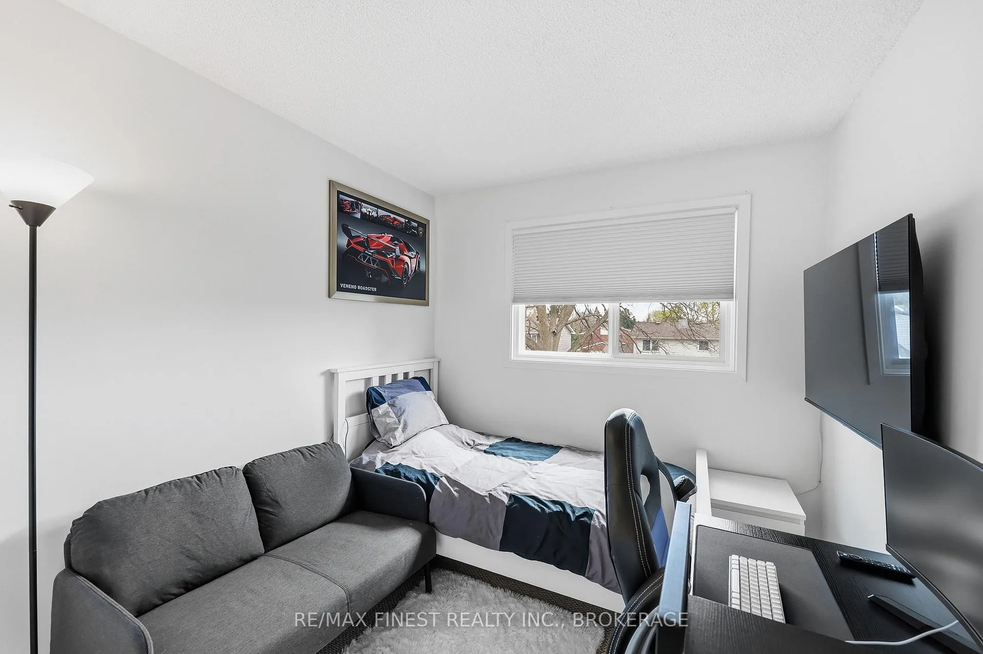 Photo 24 of 168 Inverness Crescent, Kingston, West of Sir John A. Blvd — HOMEH