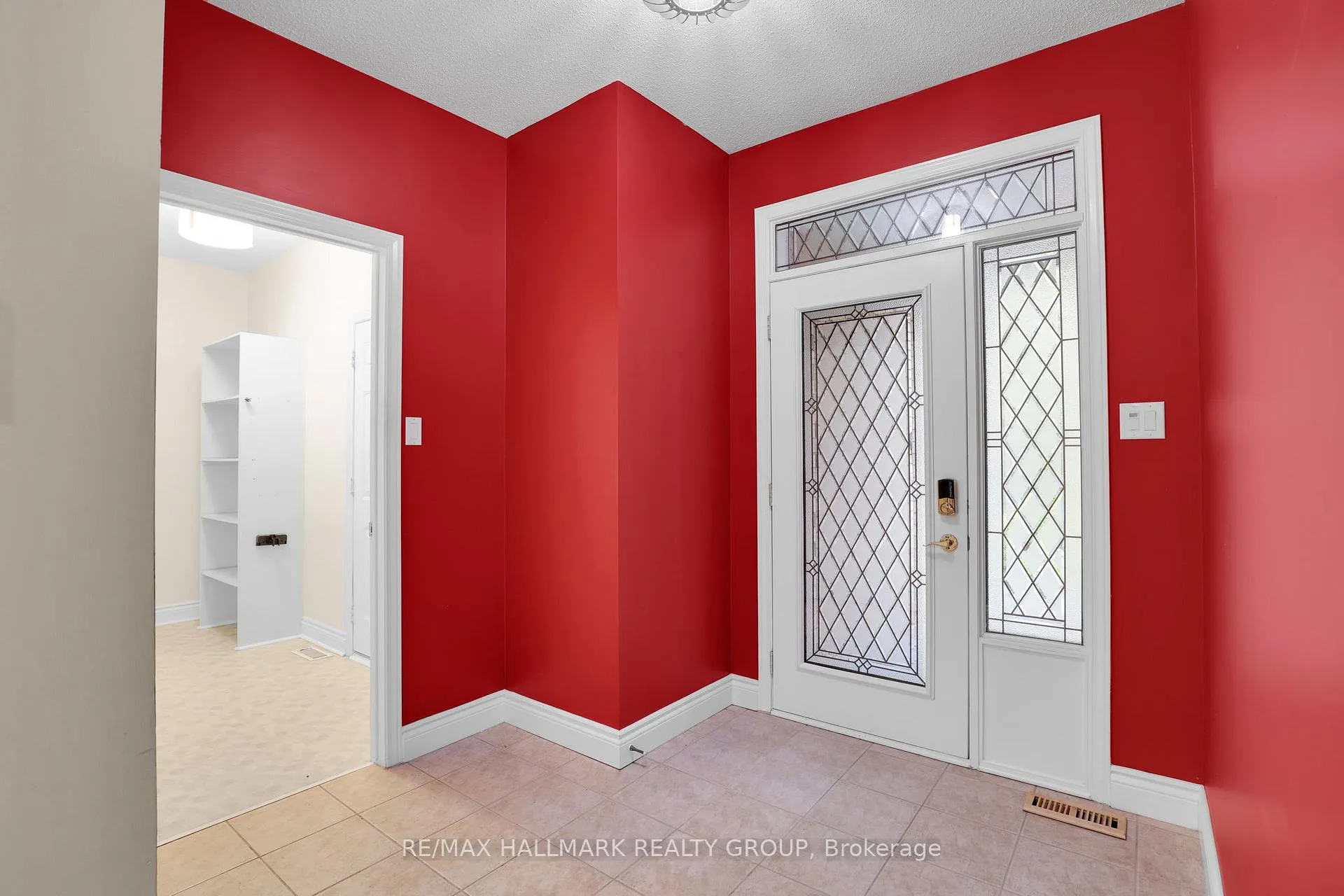 Photo 4 of 59 Paxton Lane, Ottawa, Blackburn Hamlet — HOMEH