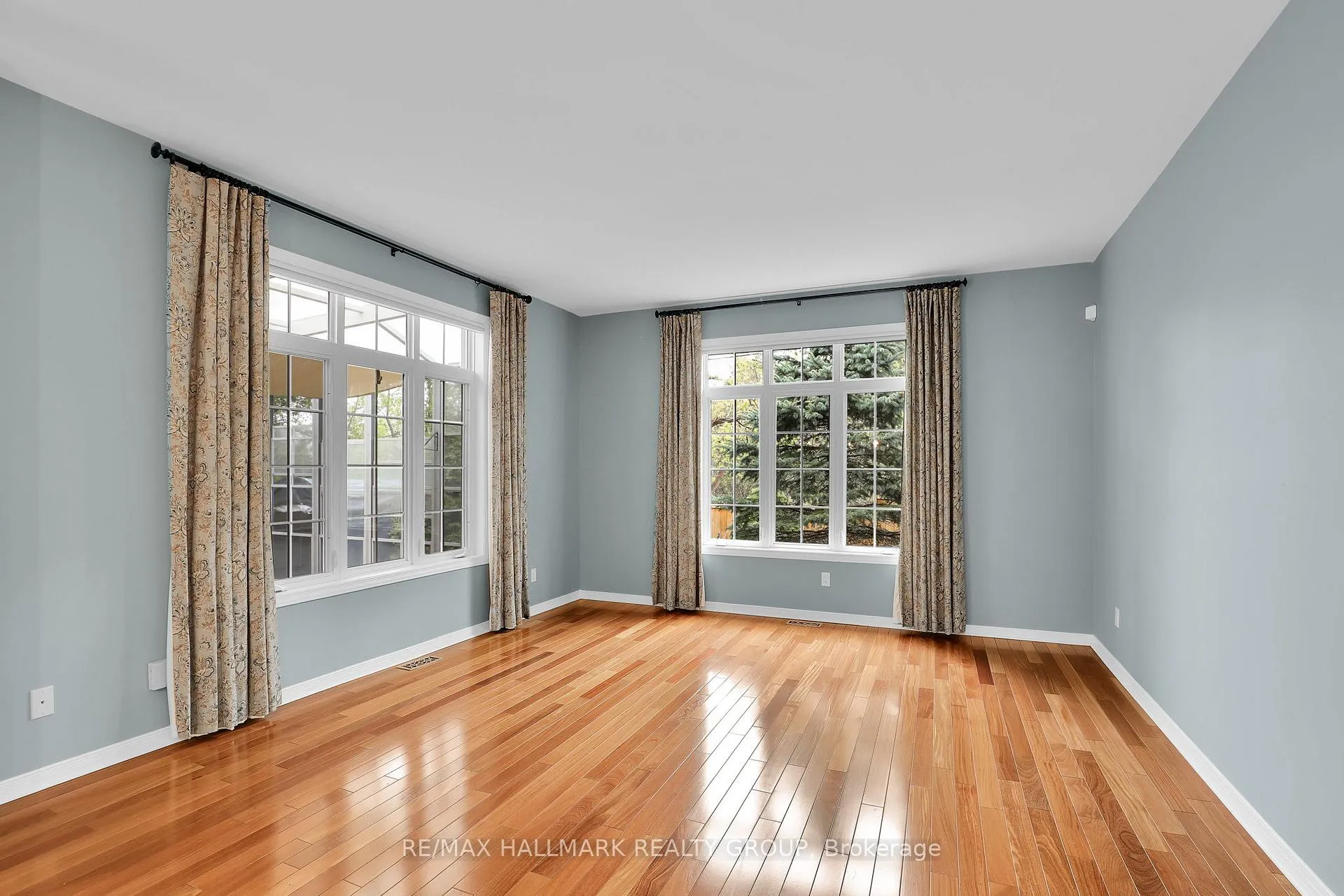 Photo 20 of 59 Paxton Lane, Ottawa, Blackburn Hamlet — HOMEH