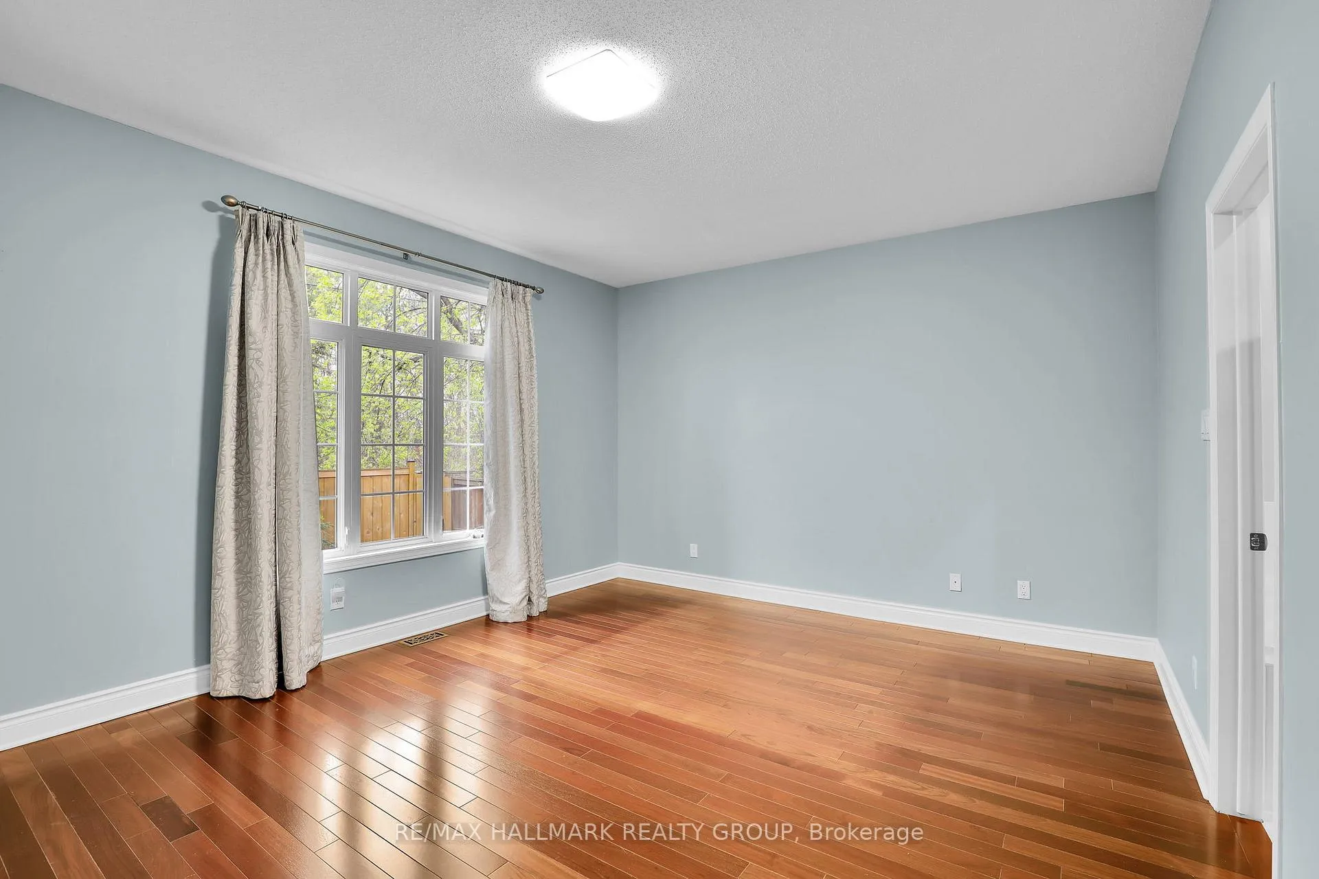 Photo 22 of 59 Paxton Lane, Ottawa, Blackburn Hamlet — HOMEH