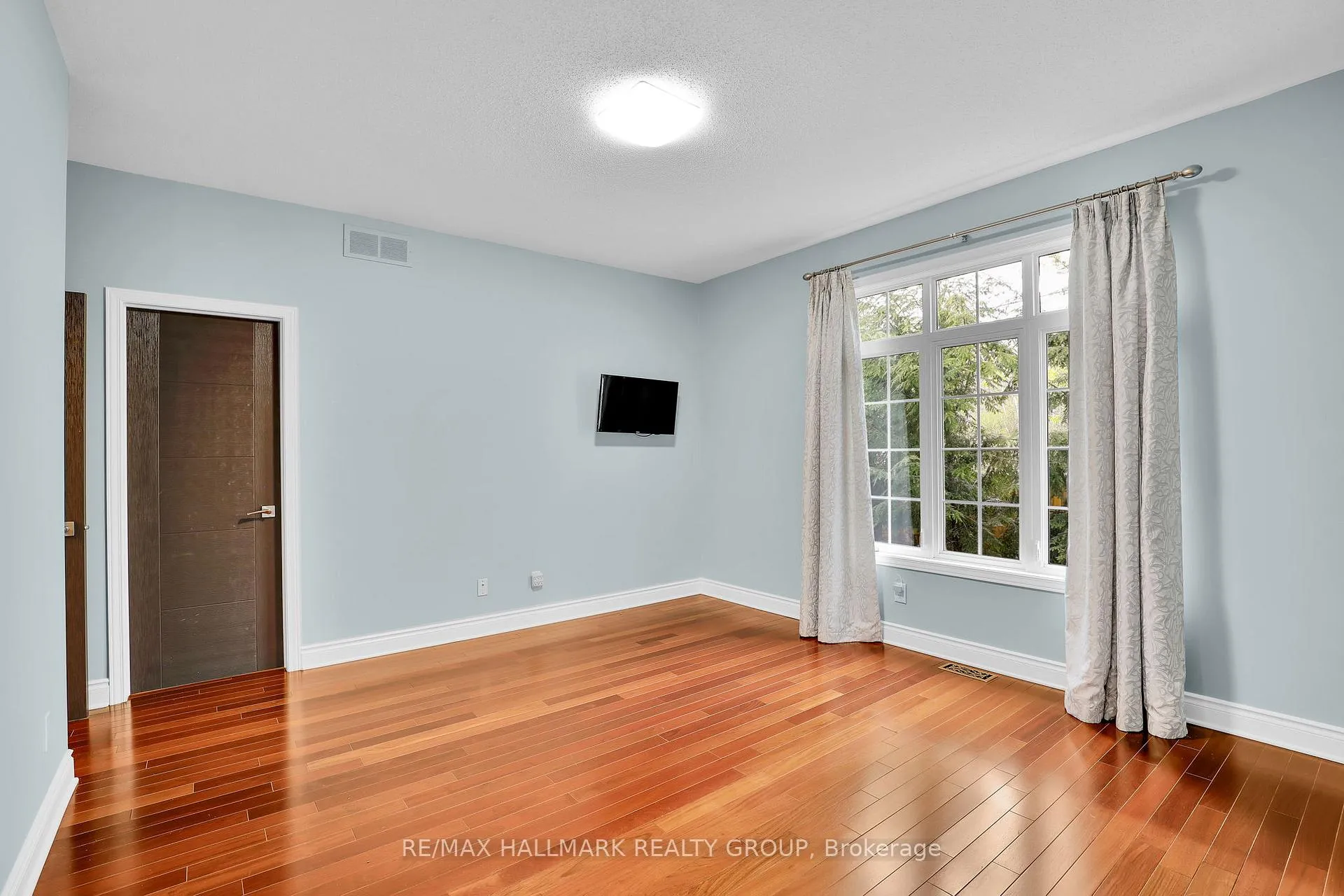 Photo 23 of 59 Paxton Lane, Ottawa, Blackburn Hamlet — HOMEH