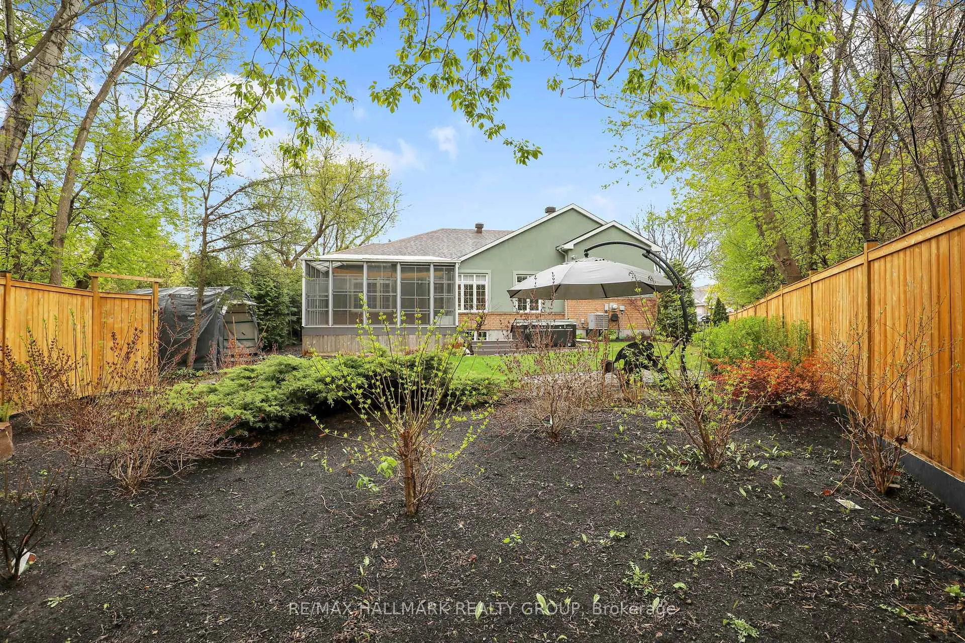 Photo 43 of 59 Paxton Lane, Ottawa, Blackburn Hamlet — HOMEH