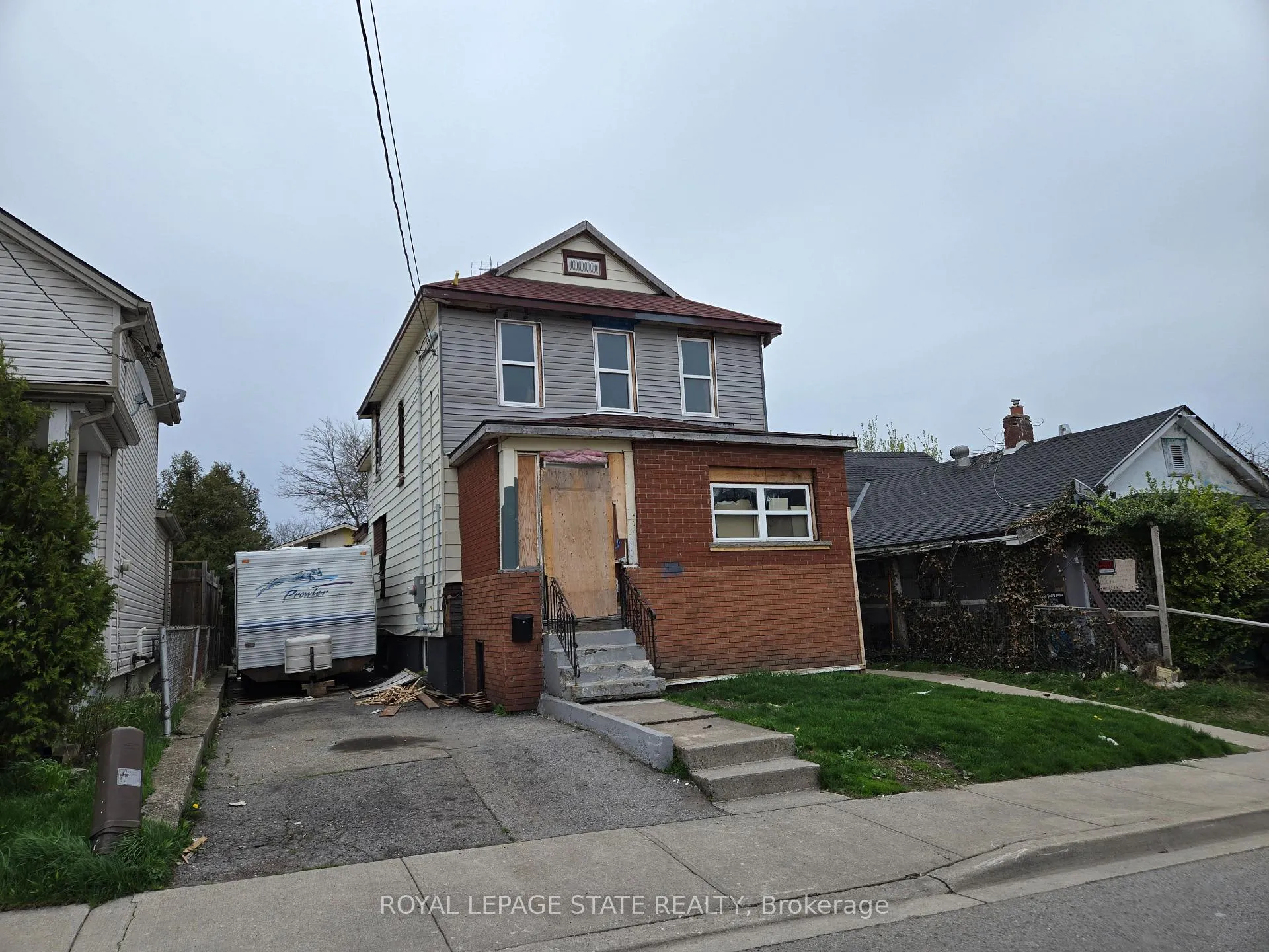 Photo 1 of 4550 Crysler Avenue, Niagara Falls, Downtown — HOMEH