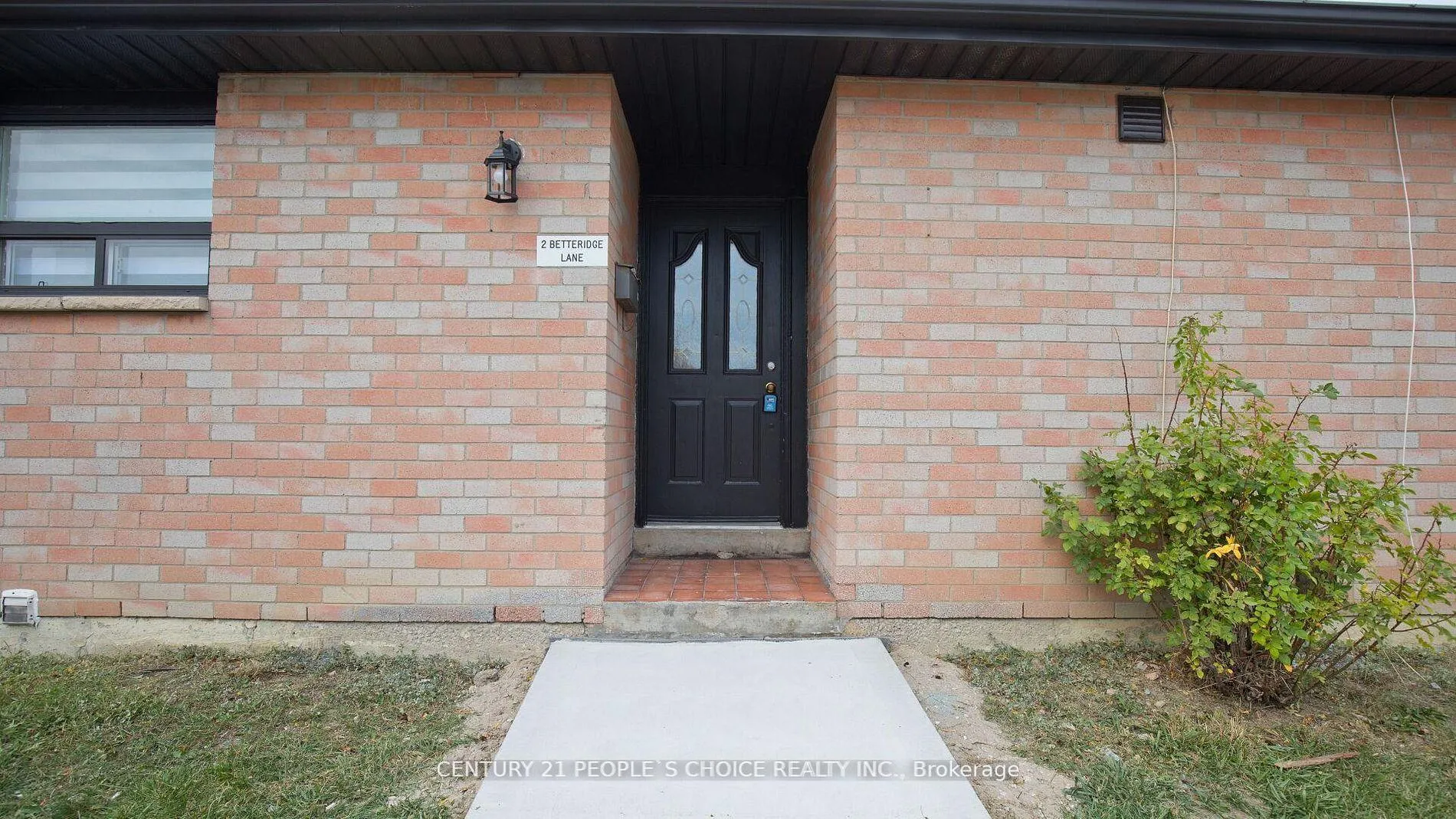 Photo 4 of 2 Betteridge Lane W, Etobicoke, West Humber-Clairville — HOMEH