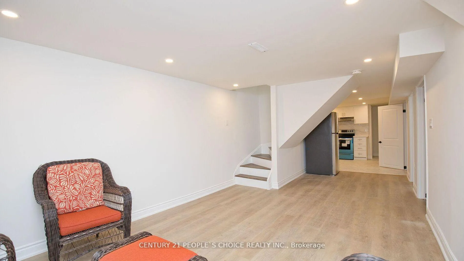 Photo 9 of 2 Betteridge Lane W, Etobicoke, West Humber-Clairville — HOMEH
