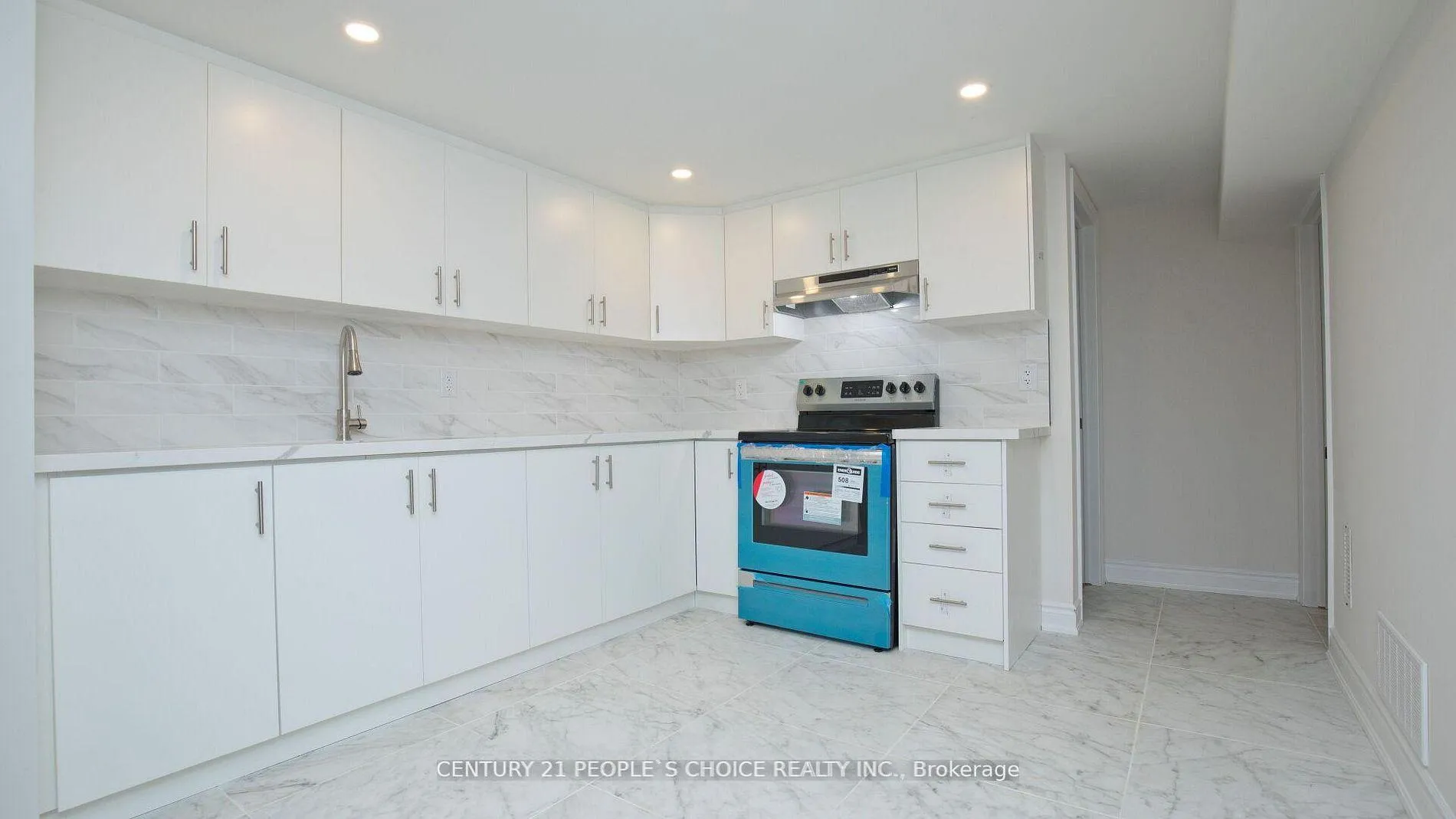 Photo 14 of 2 Betteridge Lane W, Etobicoke, West Humber-Clairville — HOMEH