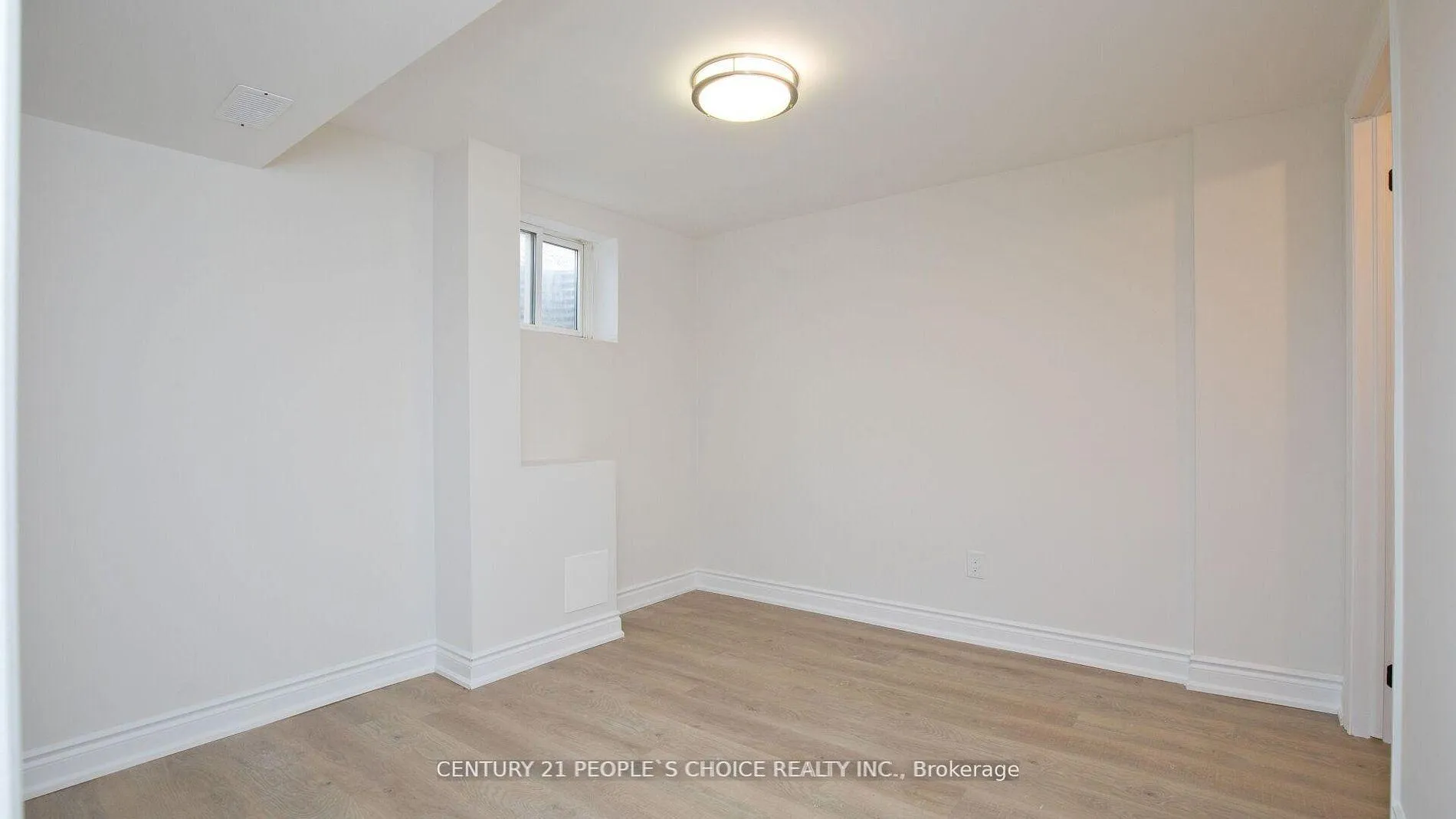 Photo 16 of 2 Betteridge Lane W, Etobicoke, West Humber-Clairville — HOMEH