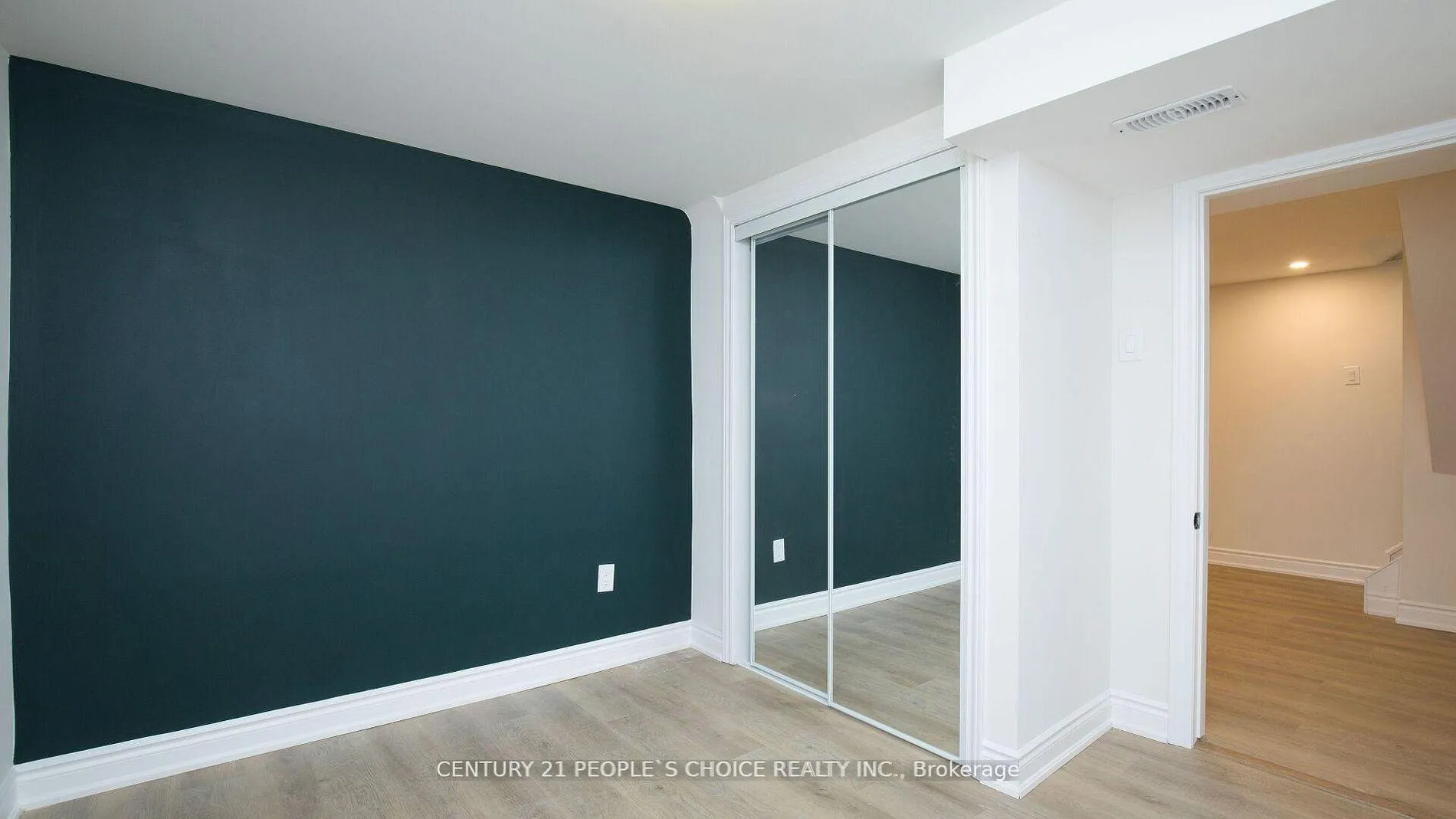Photo 22 of 2 Betteridge Lane W, Etobicoke, West Humber-Clairville — HOMEH