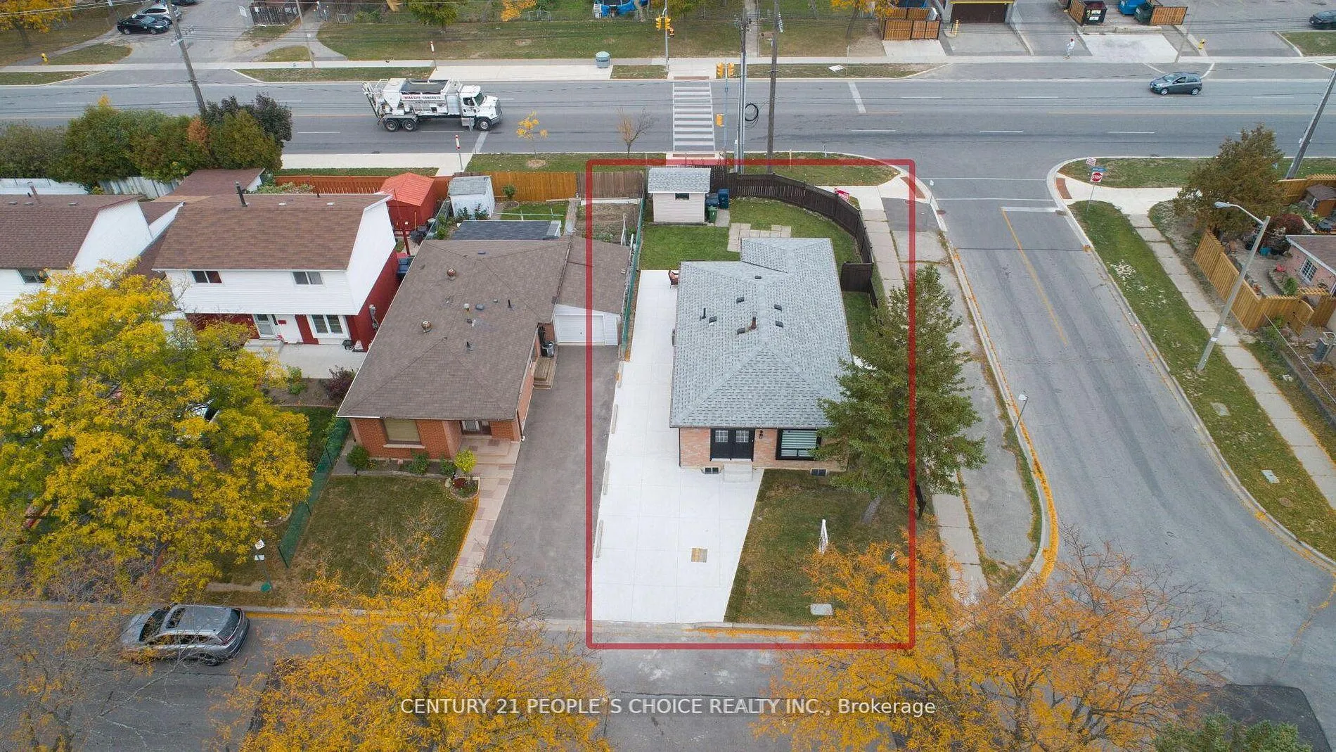 Photo 25 of 2 Betteridge Lane W, Etobicoke, West Humber-Clairville — HOMEH