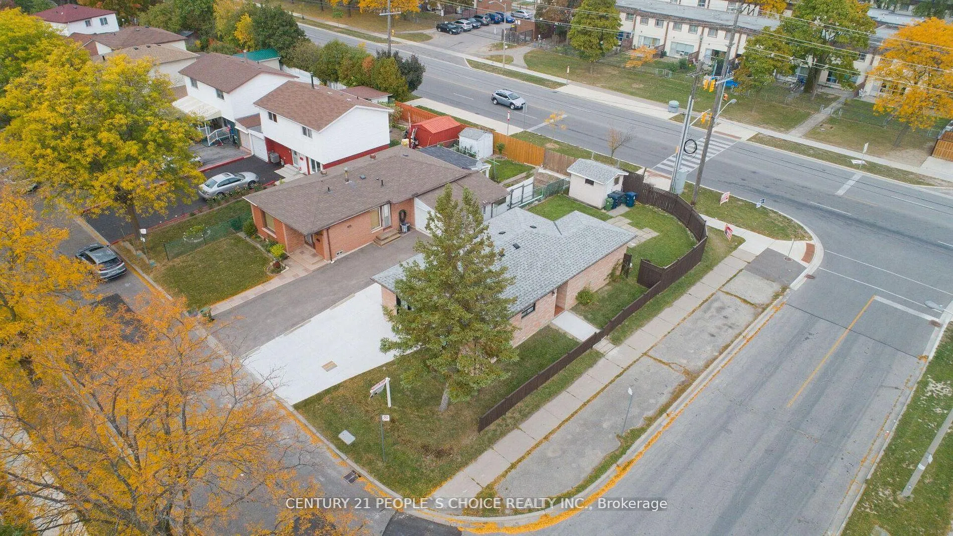 Photo 26 of 2 Betteridge Lane W, Etobicoke, West Humber-Clairville — HOMEH