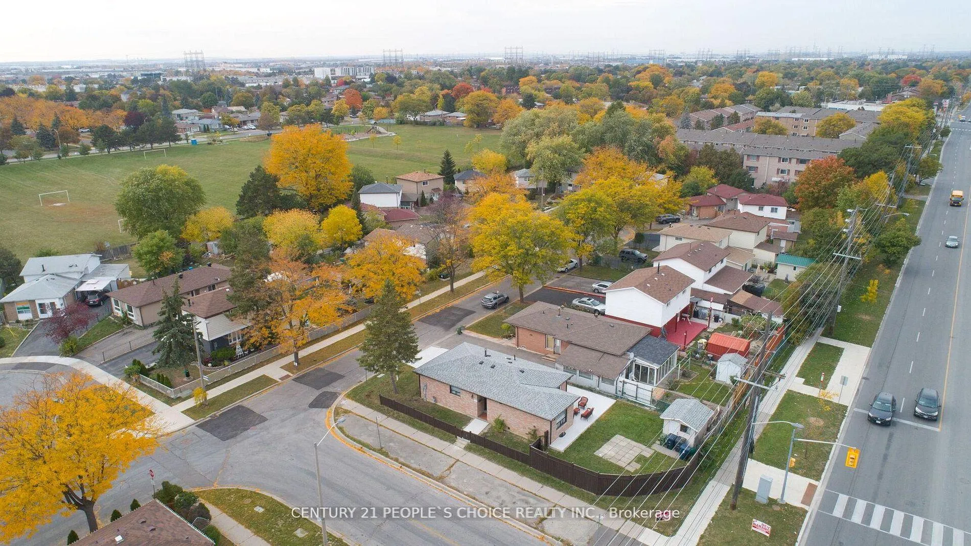 Photo 27 of 2 Betteridge Lane W, Etobicoke, West Humber-Clairville — HOMEH