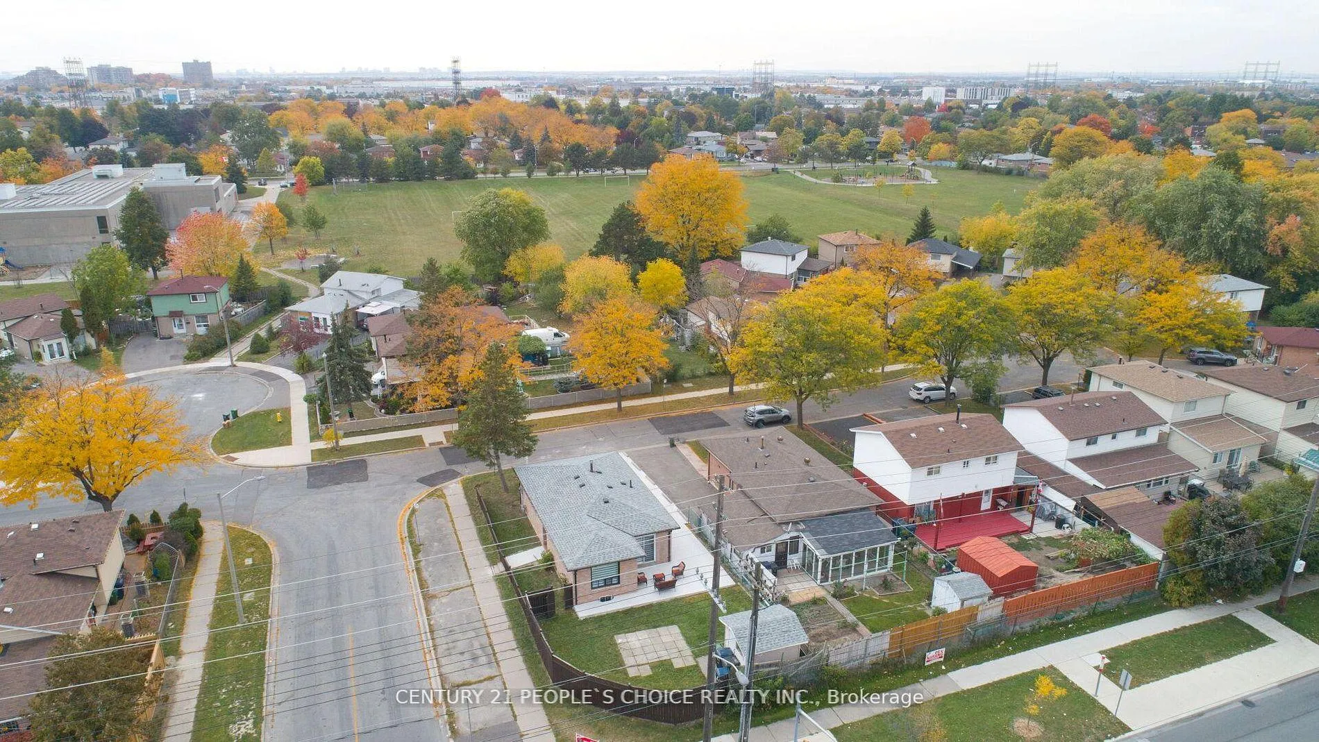 Photo 28 of 2 Betteridge Lane W, Etobicoke, West Humber-Clairville — HOMEH