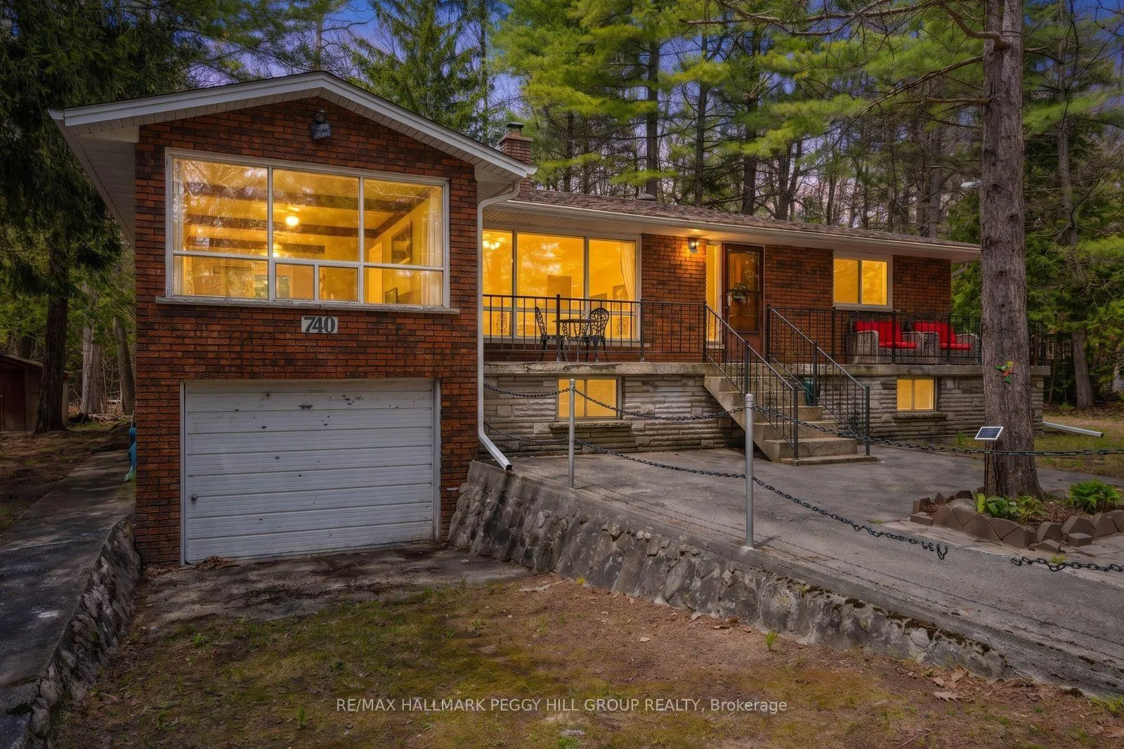 Front of 740 Lafontaine Road W