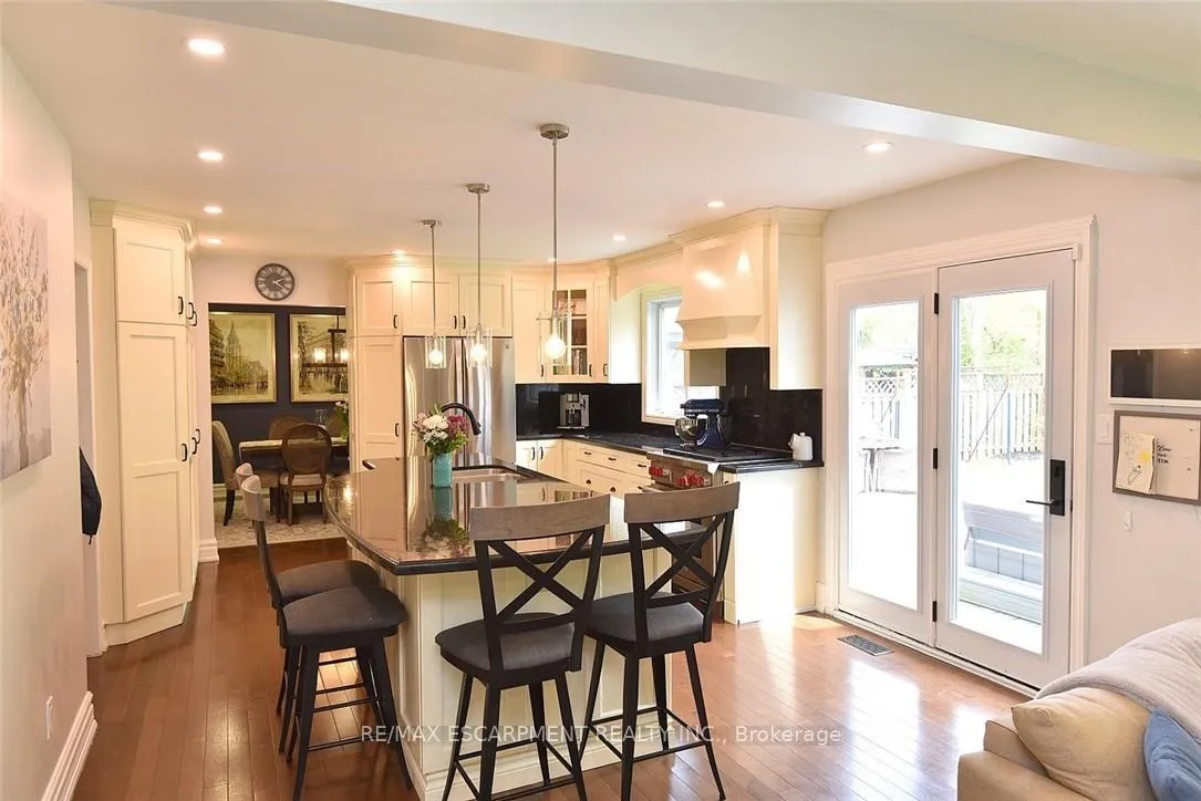 Photo 13 of 34 Pimlico Drive, Hamilton, Dundas — HOMEH