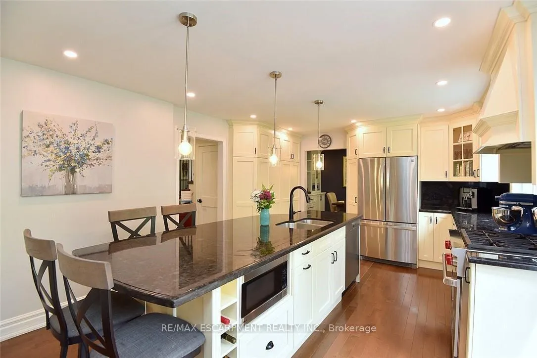 Photo 14 of 34 Pimlico Drive, Hamilton, Dundas — HOMEH