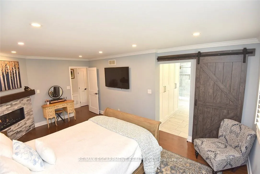 Photo 28 of 34 Pimlico Drive, Hamilton, Dundas — HOMEH