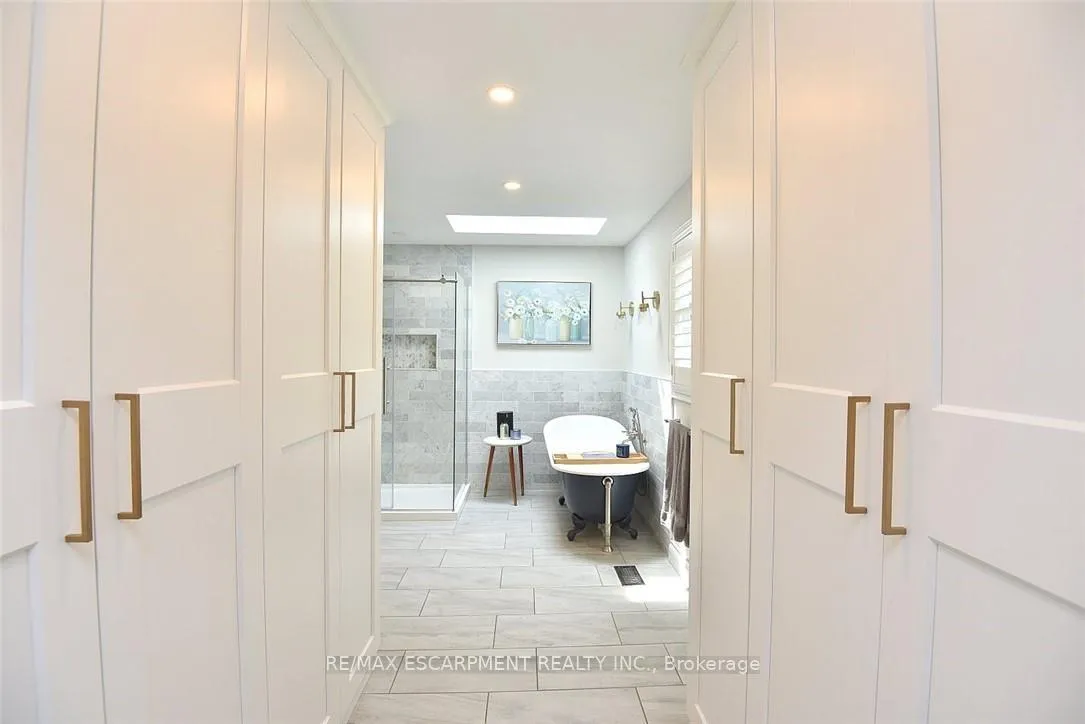 Photo 31 of 34 Pimlico Drive, Hamilton, Dundas — HOMEH