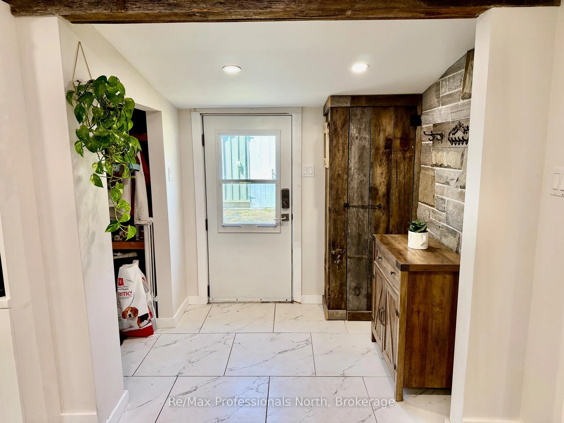Photo 3 of 550 Pinedale Road, Gravenhurst, Muskoka (S) — HOMEH