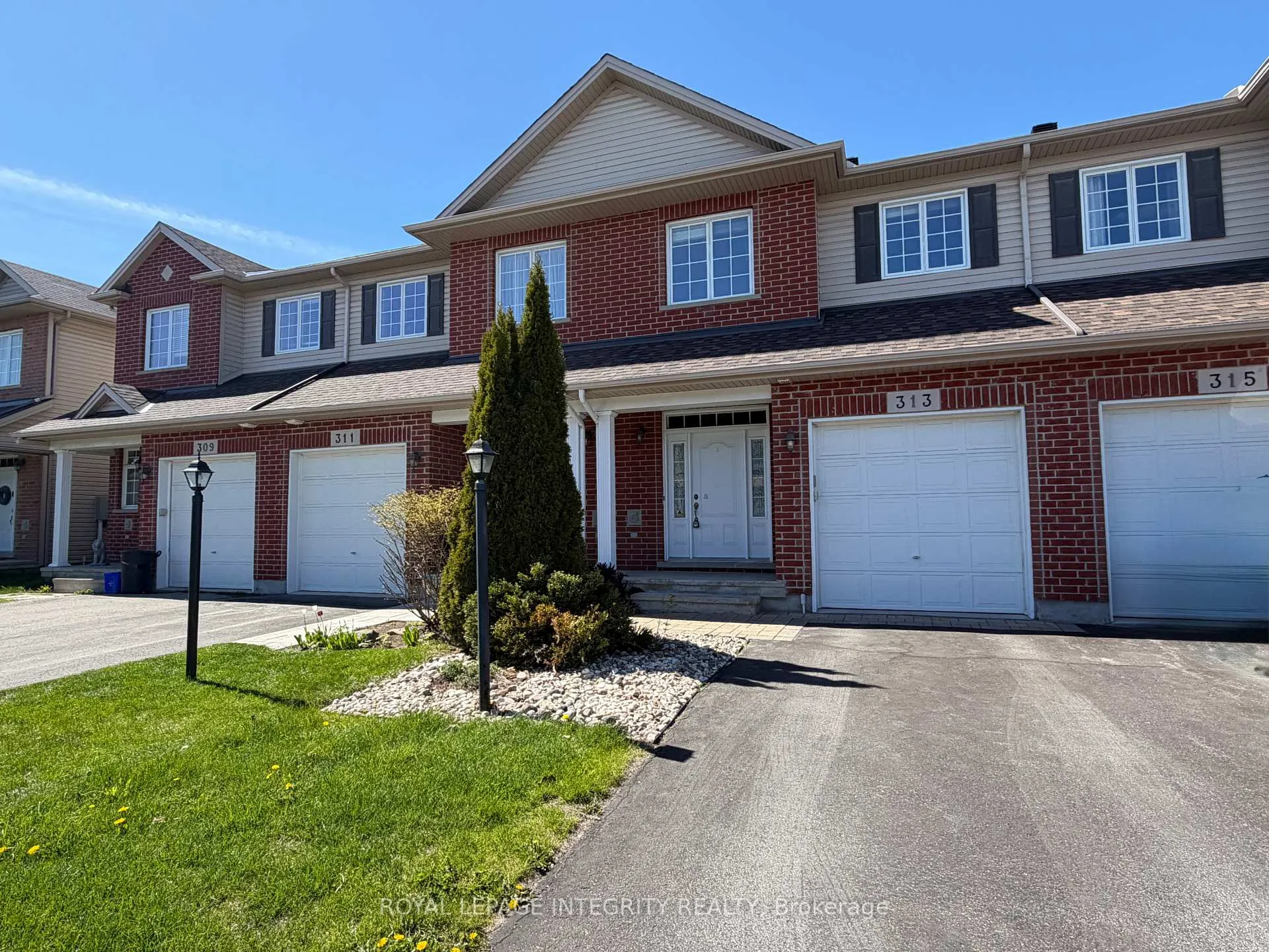 Front of 313 Glenbrae Avenue