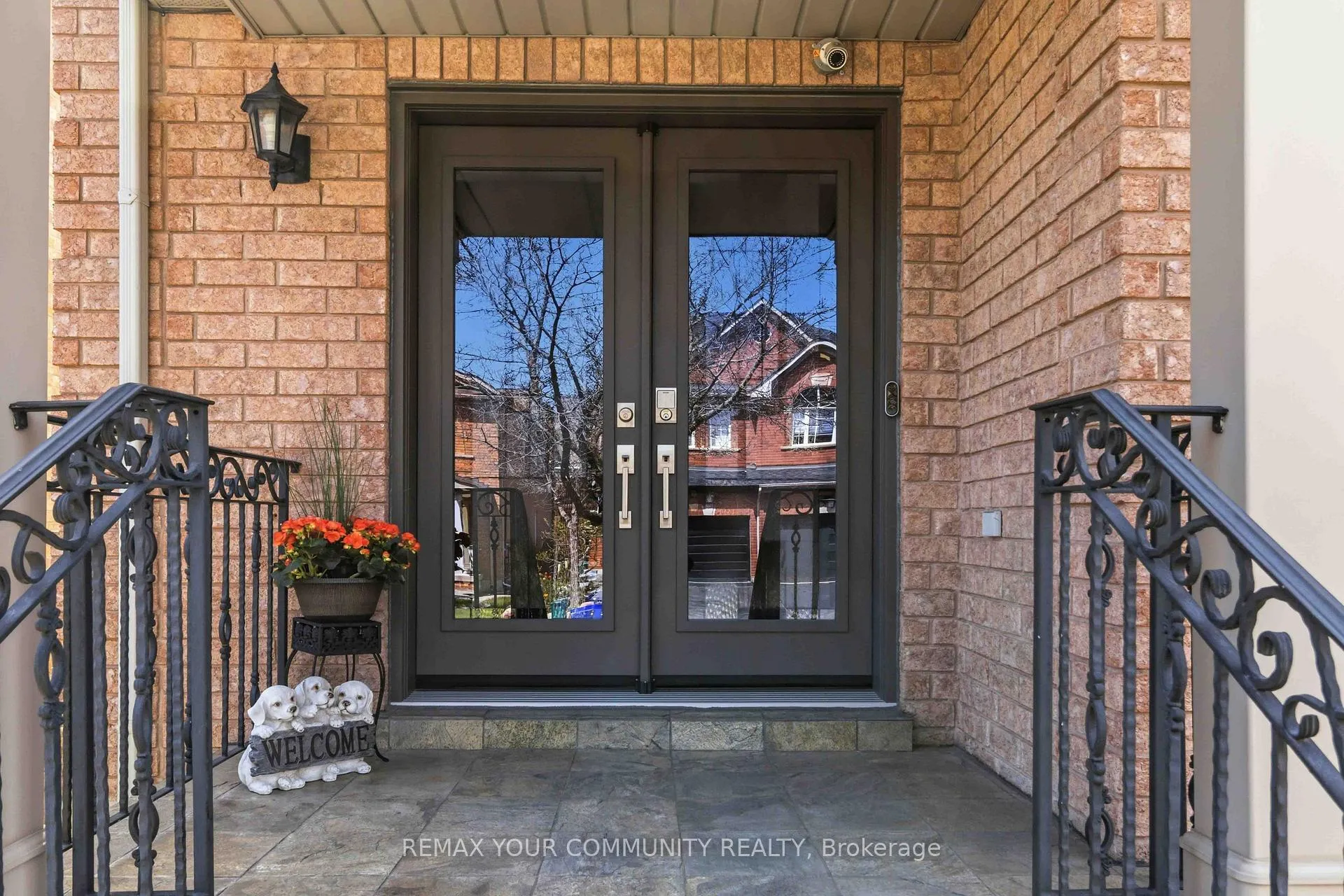 Photo 5 of 100 Andes Crescent, Vaughan, Vellore Village — HOMEH