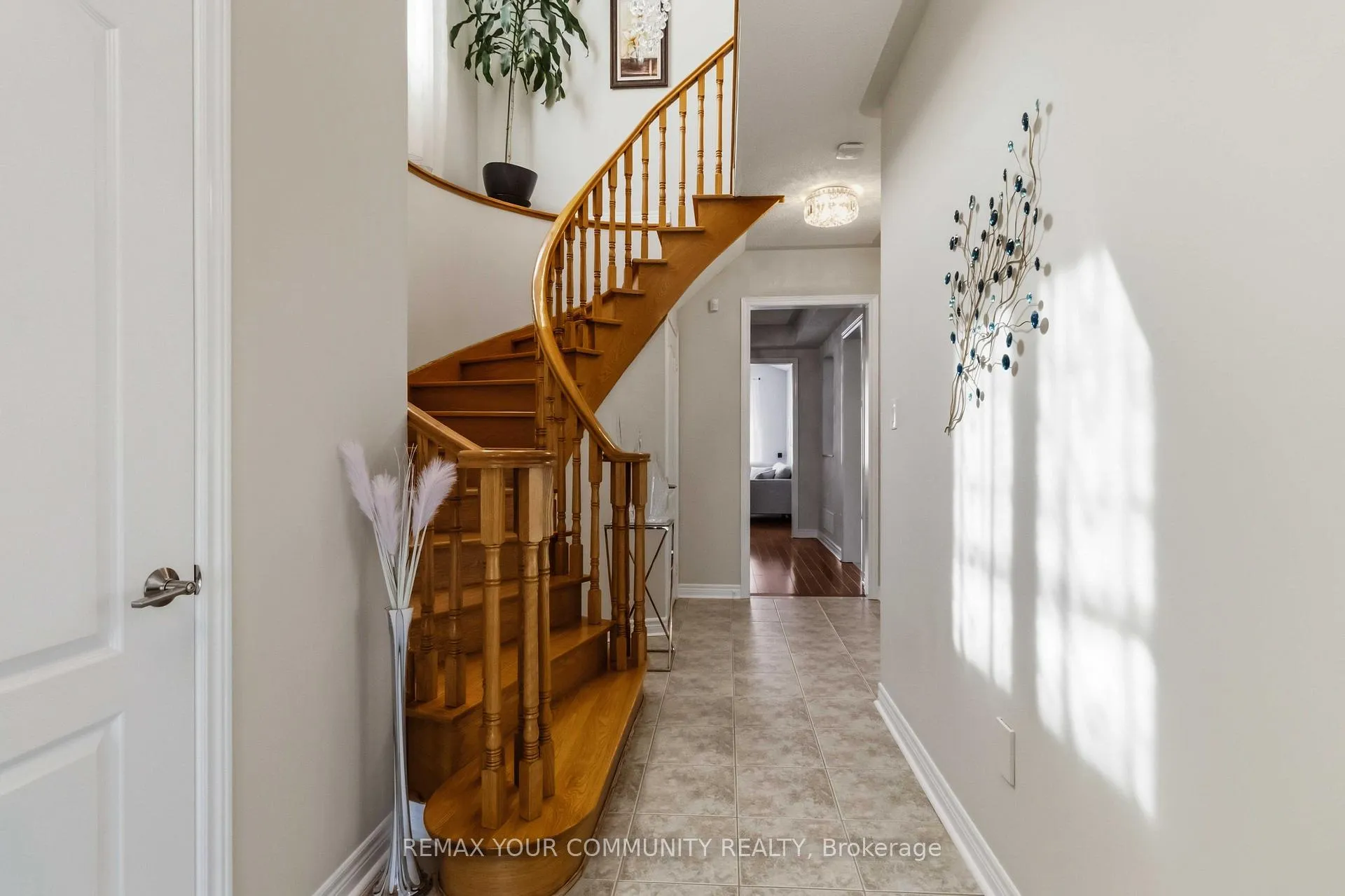 Photo 7 of 100 Andes Crescent, Vaughan, Vellore Village — HOMEH